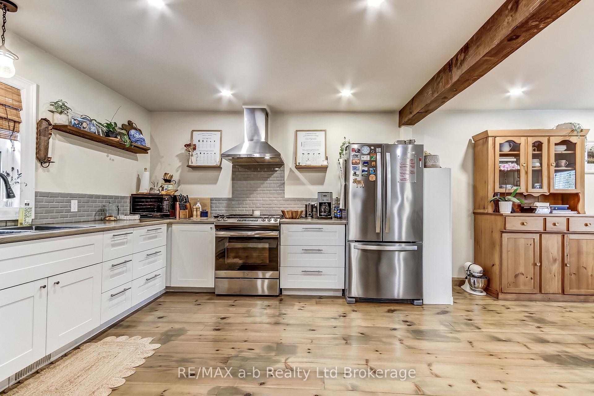 Photo 9 of 2237 Pinegrove Road, Norfolk, Pine Grove — HOMEH