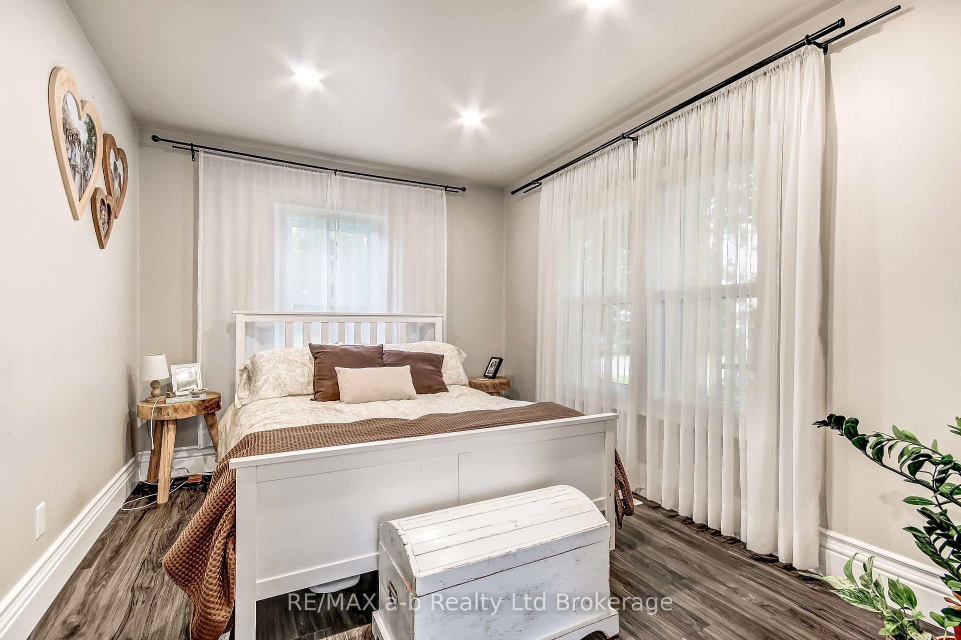 Photo 12 of 2237 Pinegrove Road, Norfolk, Pine Grove — HOMEH