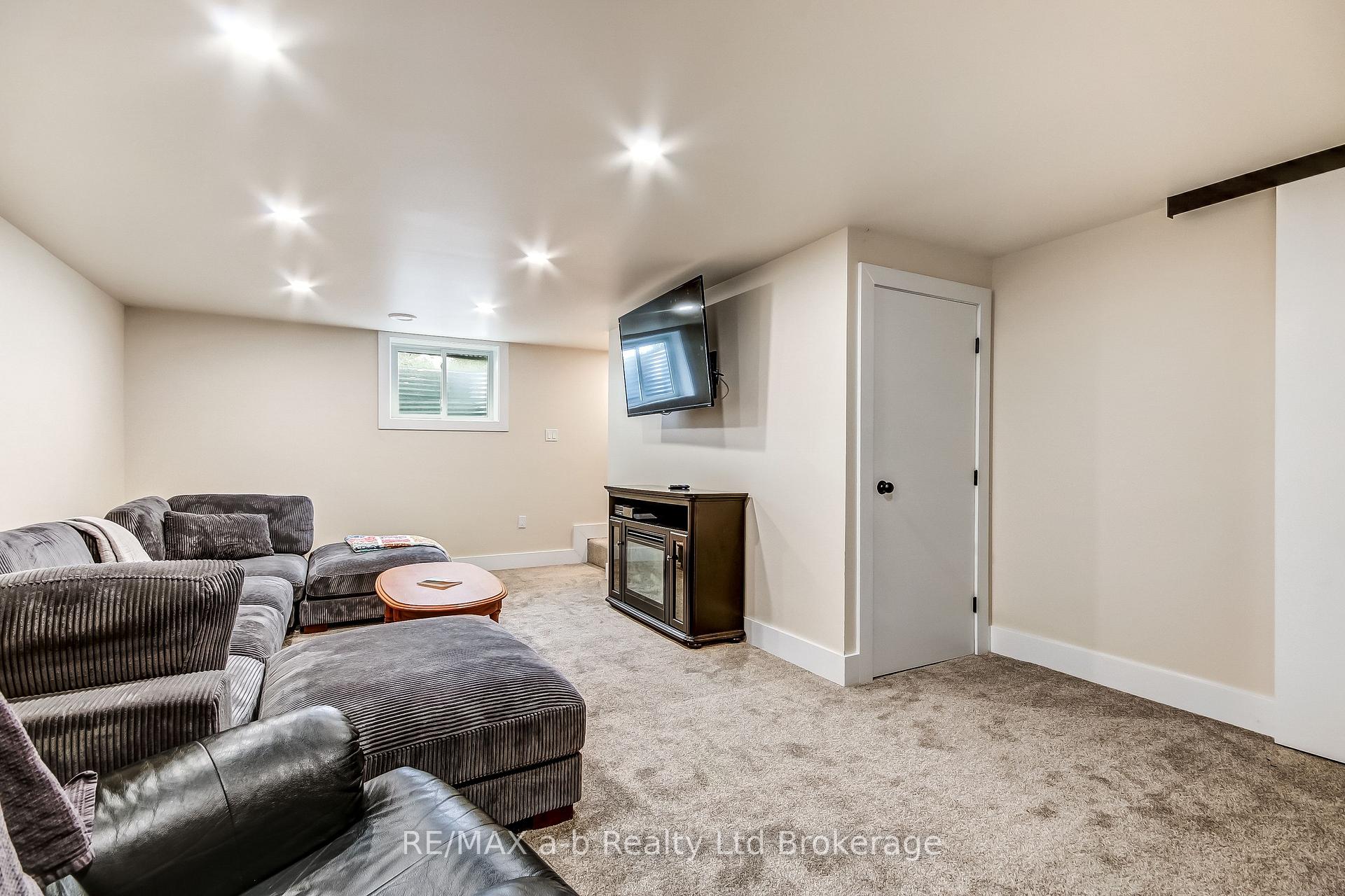 Photo 18 of 2237 Pinegrove Road, Norfolk, Pine Grove — HOMEH