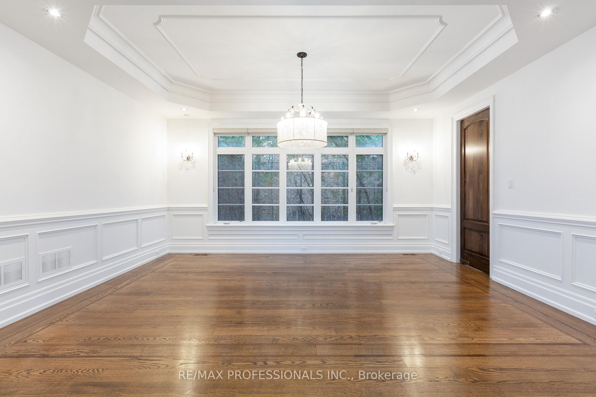 Photo 7 of 191 Edenbridge Drive, Etobicoke, Edenbridge-Humber Valley — HOMEH