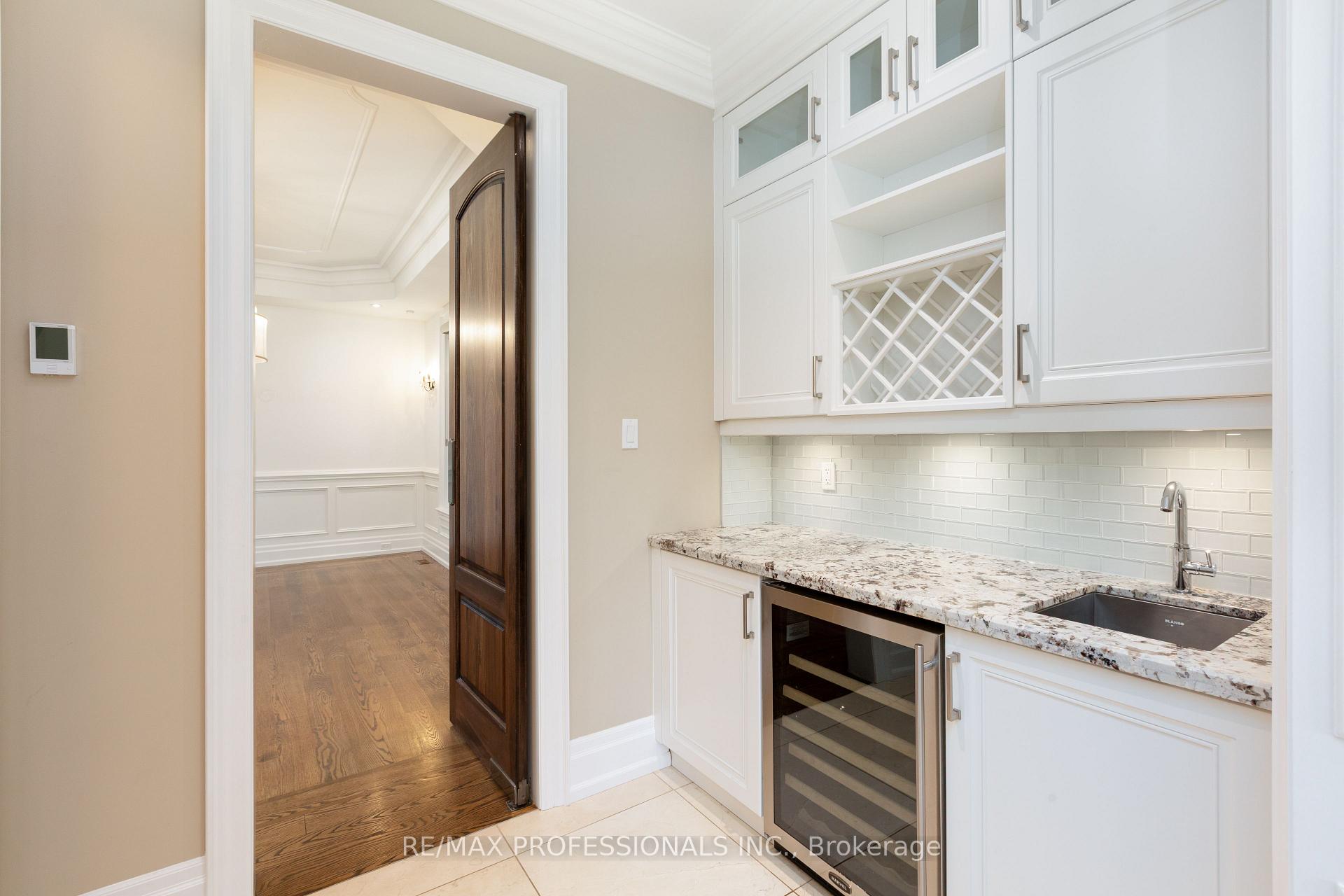 Photo 9 of 191 Edenbridge Drive, Etobicoke, Edenbridge-Humber Valley — HOMEH