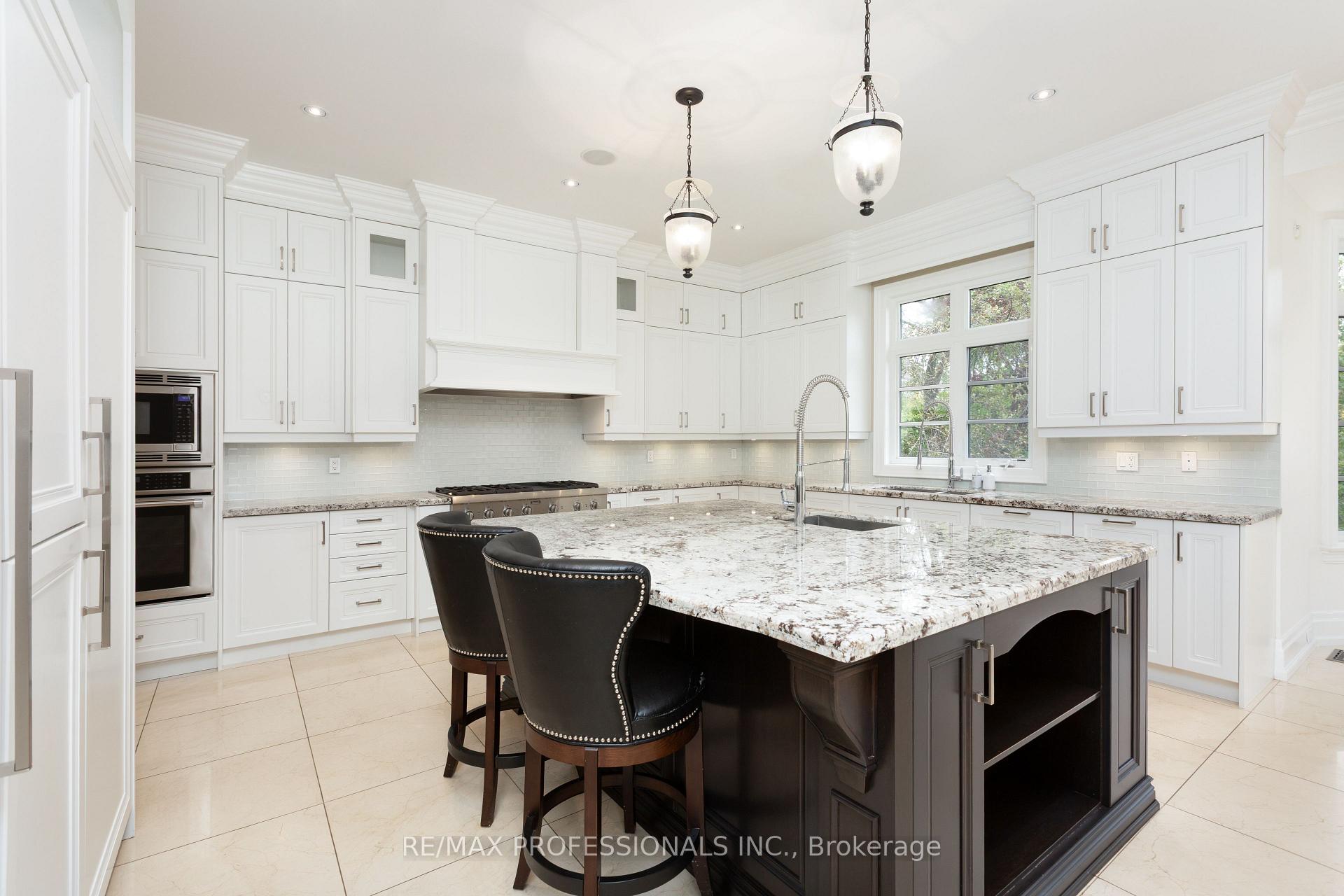 Photo 11 of 191 Edenbridge Drive, Etobicoke, Edenbridge-Humber Valley — HOMEH