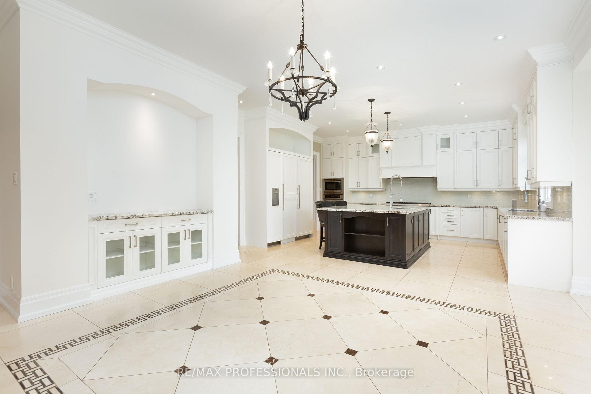 Photo 13 of 191 Edenbridge Drive, Etobicoke, Edenbridge-Humber Valley — HOMEH