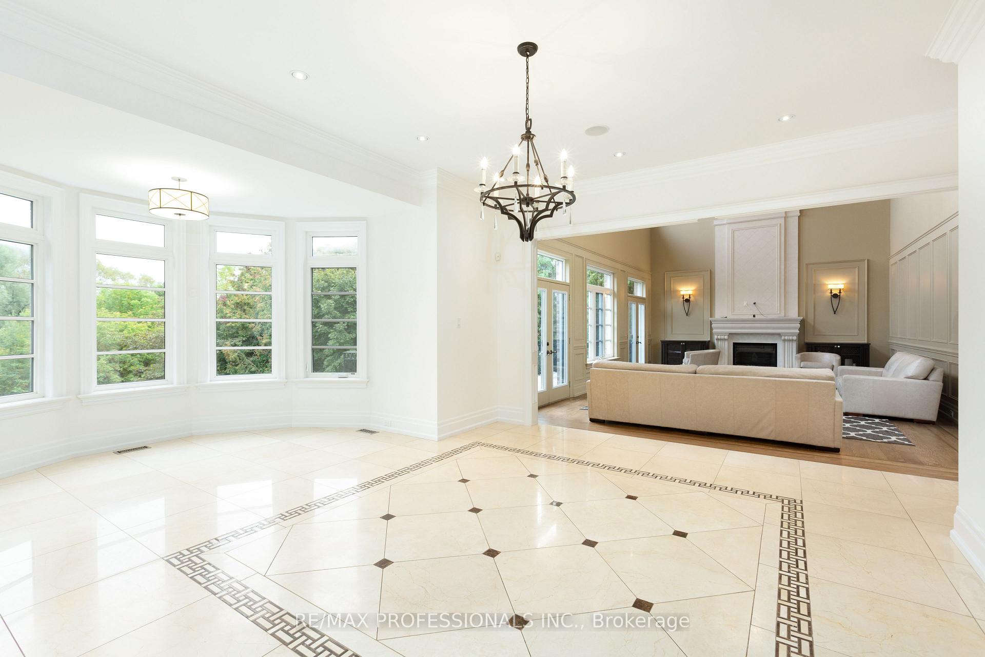 Photo 14 of 191 Edenbridge Drive, Etobicoke, Edenbridge-Humber Valley — HOMEH