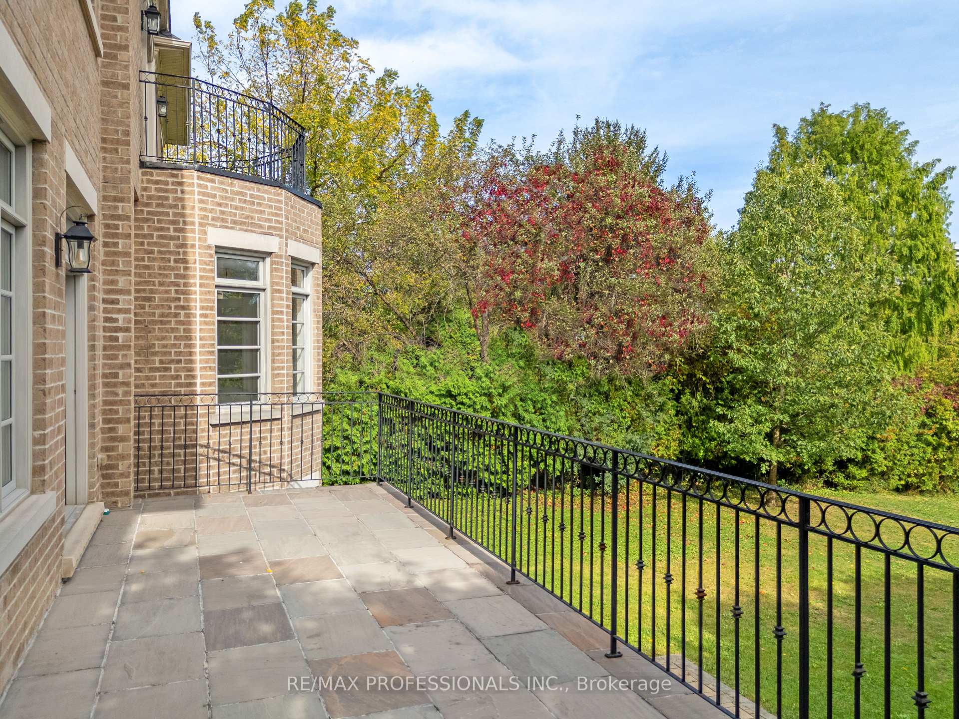 Photo 16 of 191 Edenbridge Drive, Etobicoke, Edenbridge-Humber Valley — HOMEH