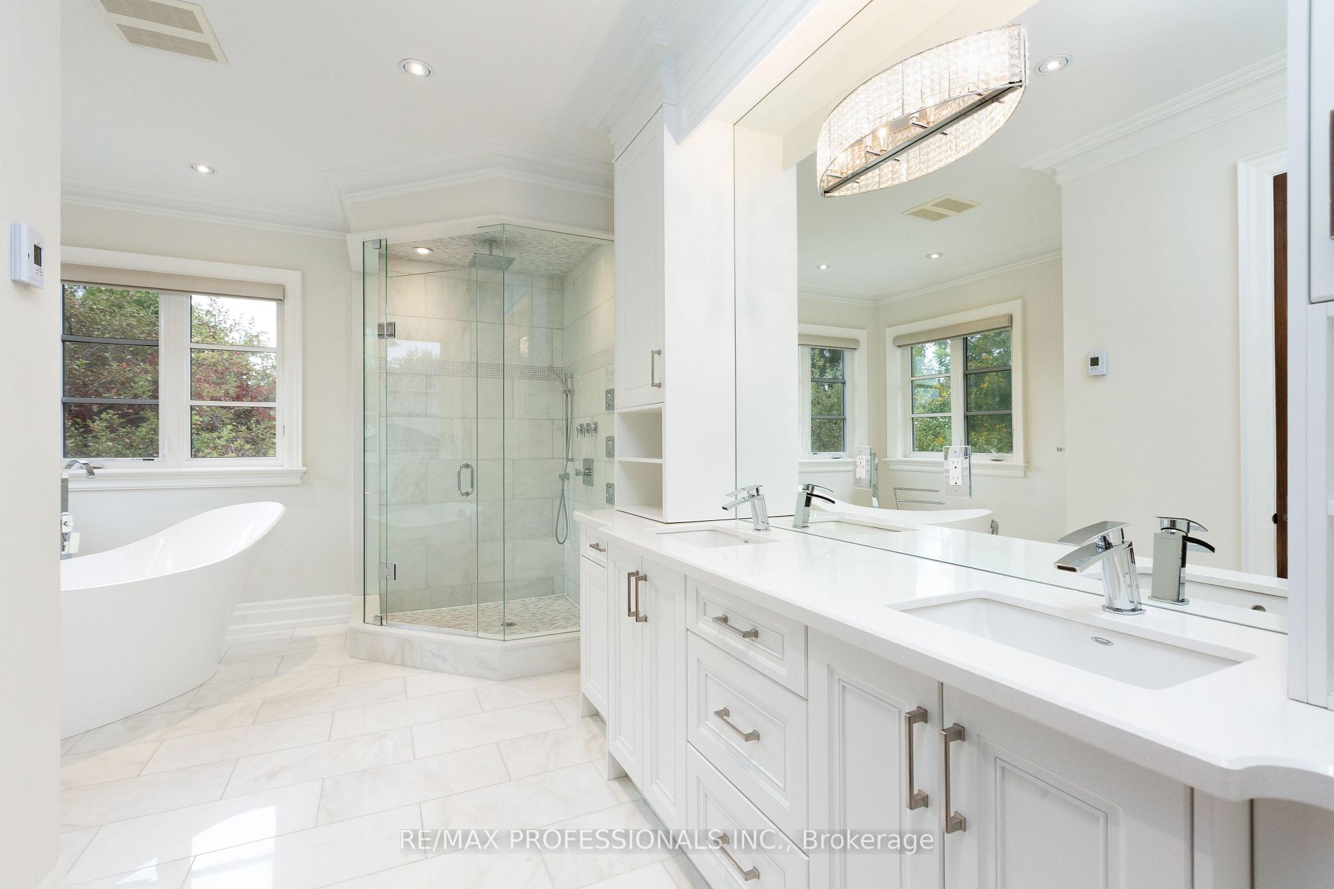 Photo 24 of 191 Edenbridge Drive, Etobicoke, Edenbridge-Humber Valley — HOMEH