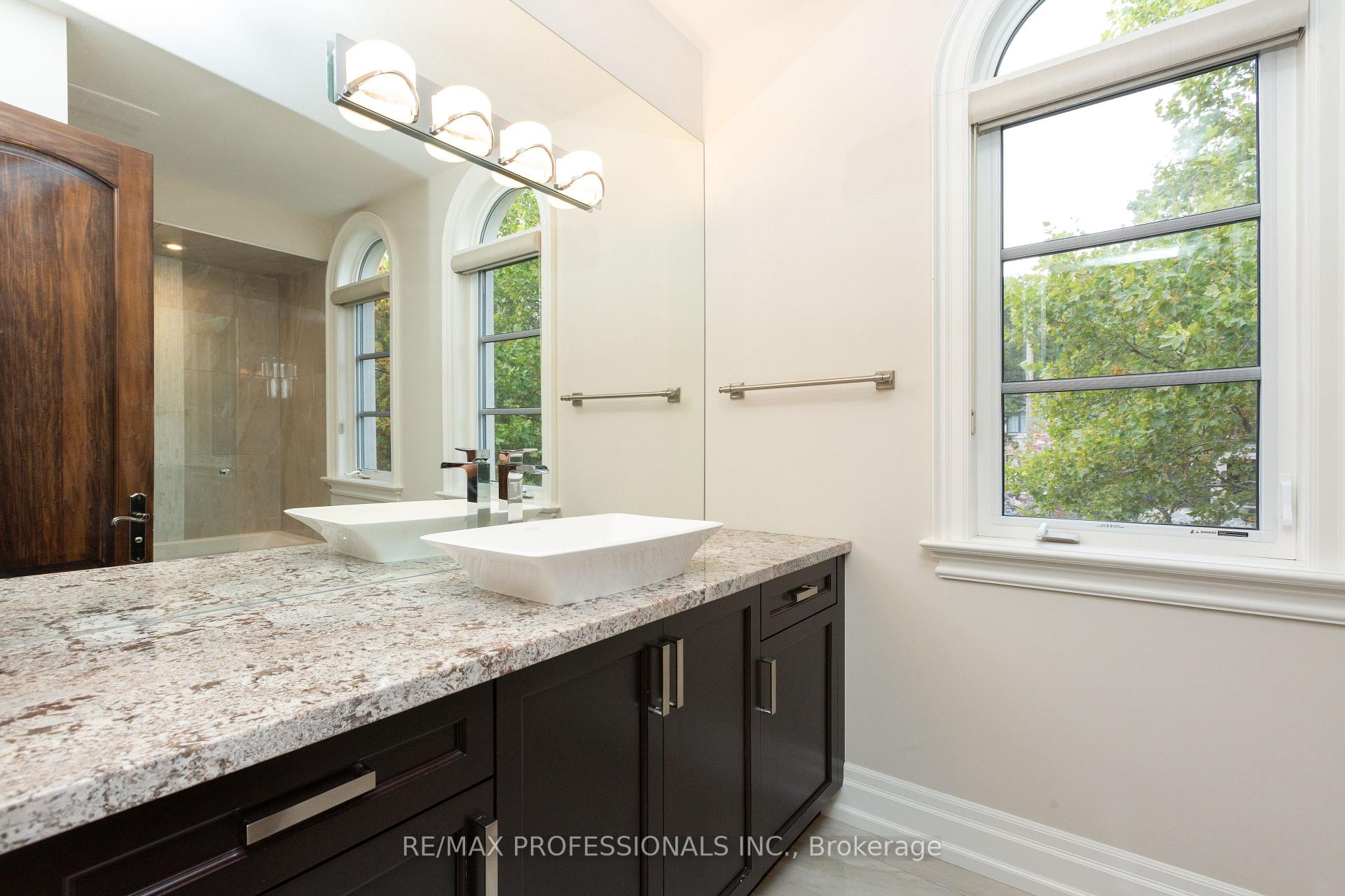 Photo 28 of 191 Edenbridge Drive, Etobicoke, Edenbridge-Humber Valley — HOMEH