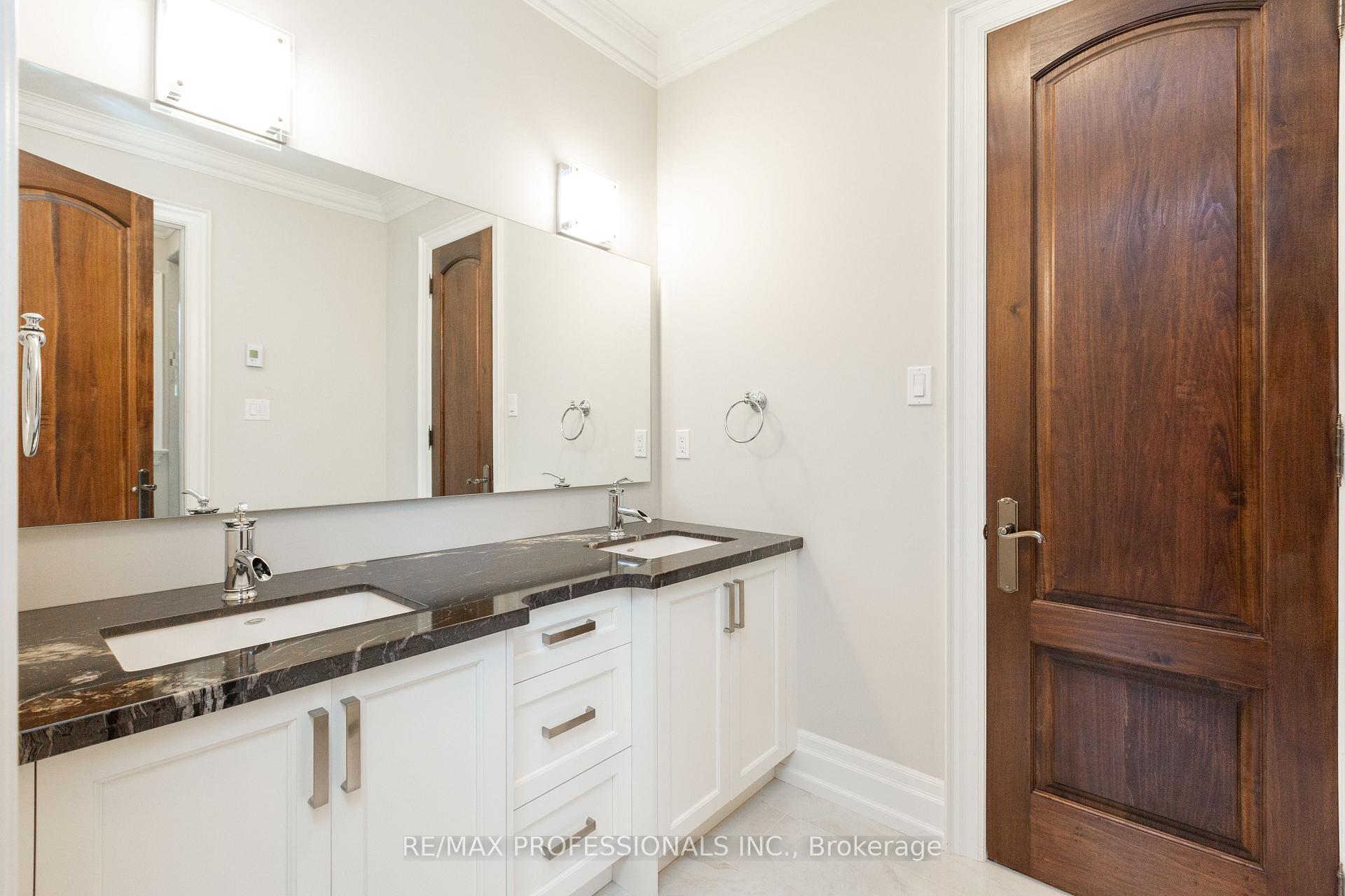 Photo 32 of 191 Edenbridge Drive, Etobicoke, Edenbridge-Humber Valley — HOMEH