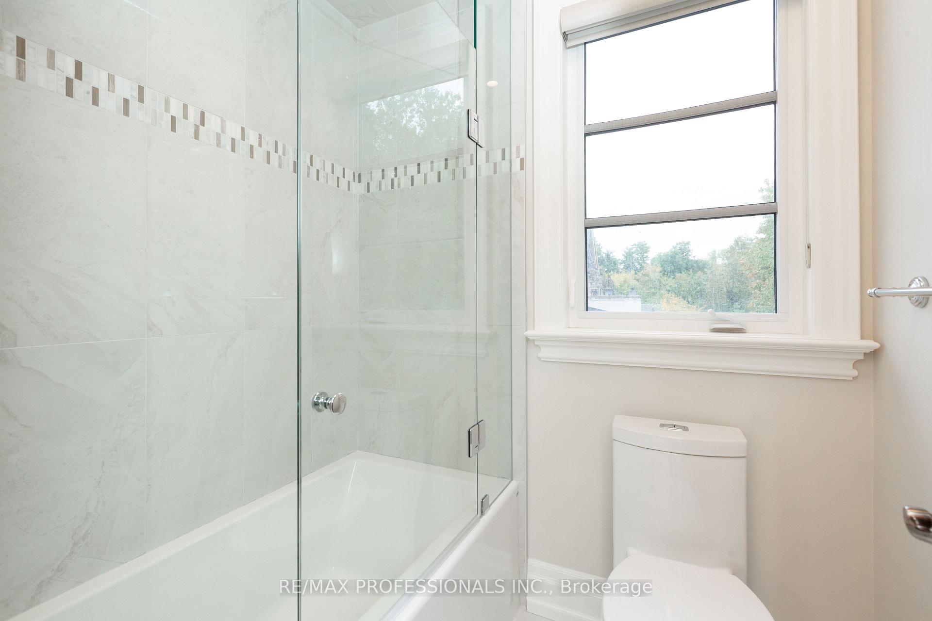 Photo 33 of 191 Edenbridge Drive, Etobicoke, Edenbridge-Humber Valley — HOMEH