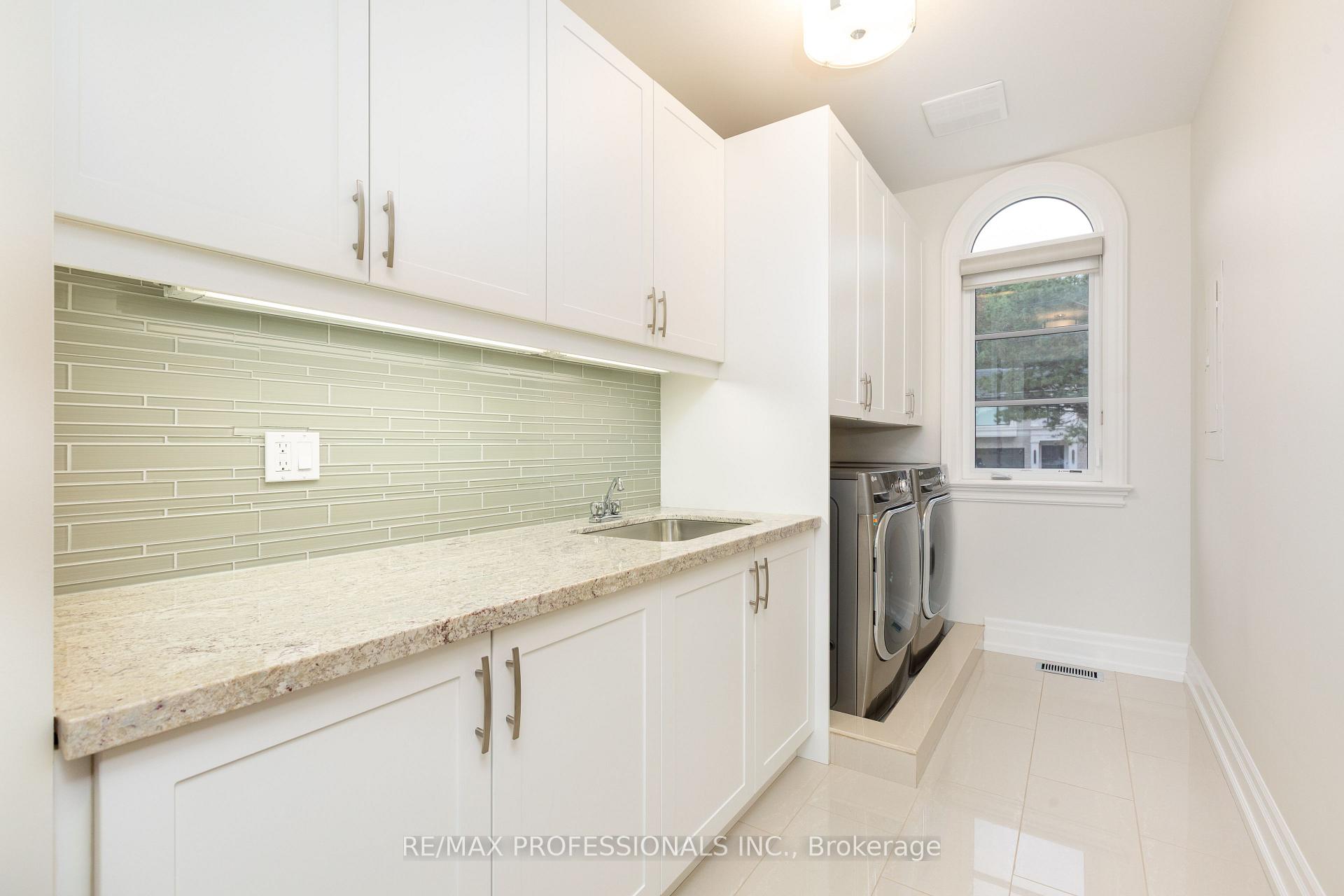 Photo 35 of 191 Edenbridge Drive, Etobicoke, Edenbridge-Humber Valley — HOMEH