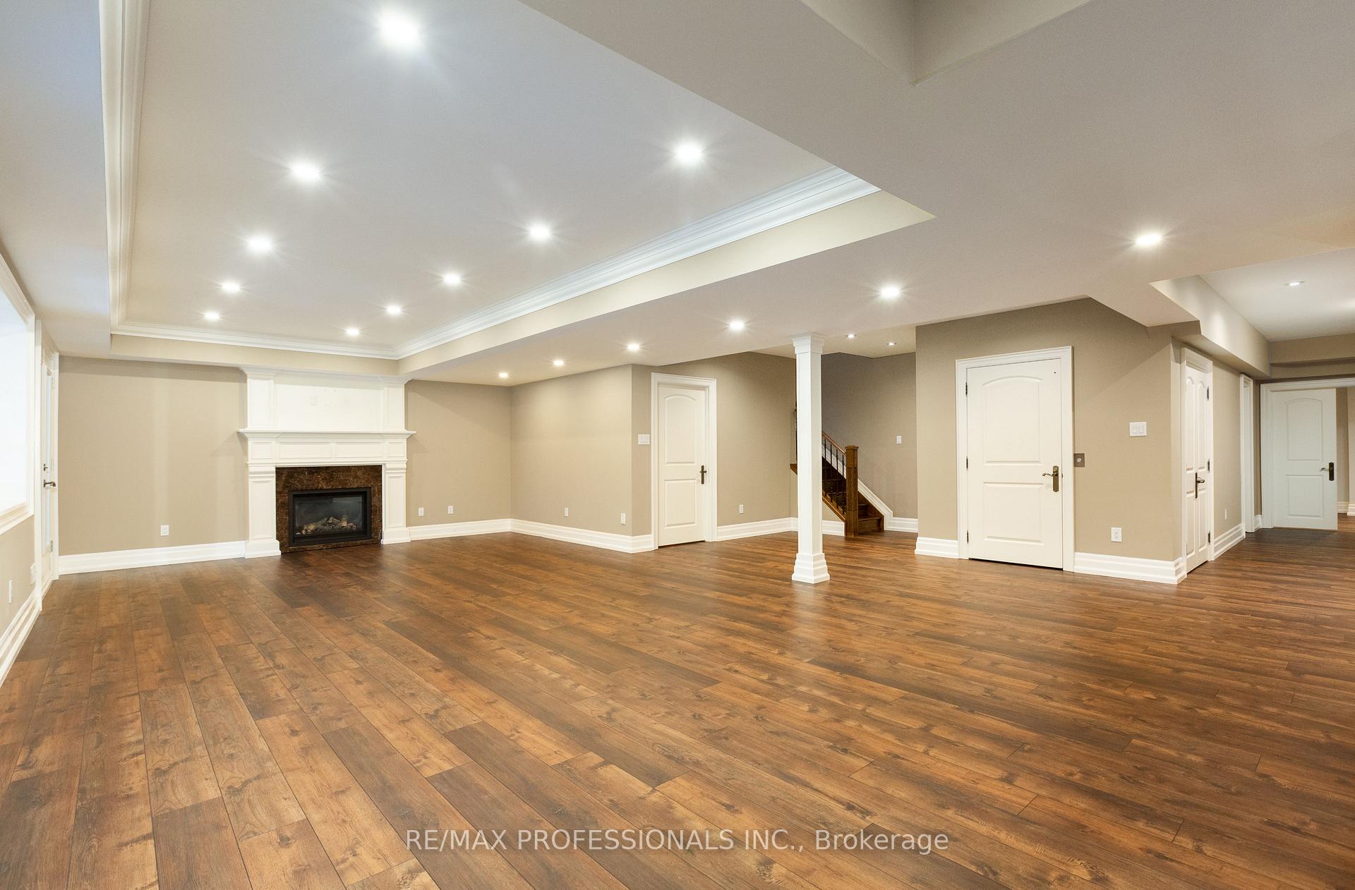 Photo 37 of 191 Edenbridge Drive, Etobicoke, Edenbridge-Humber Valley — HOMEH
