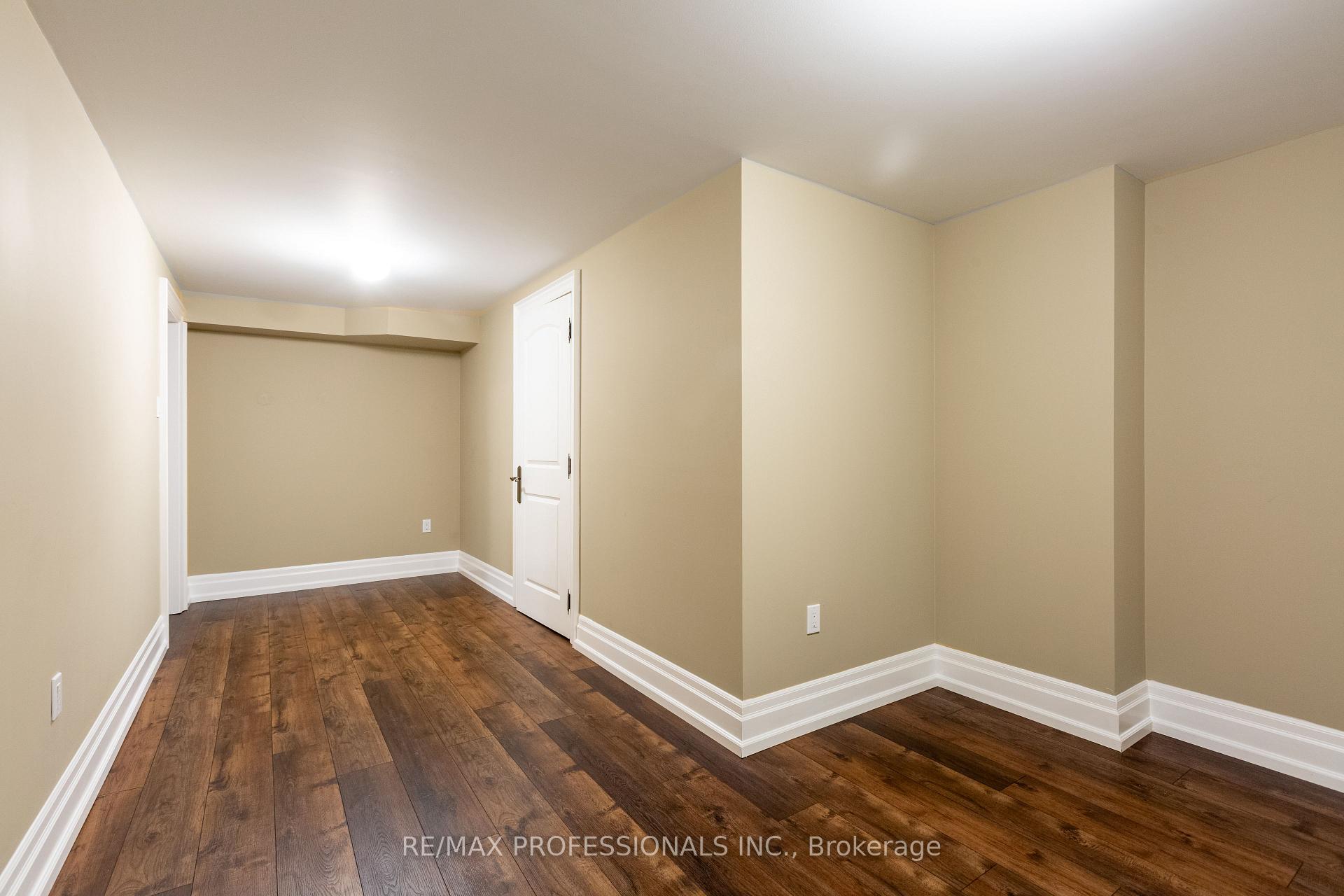 Photo 43 of 191 Edenbridge Drive, Etobicoke, Edenbridge-Humber Valley — HOMEH