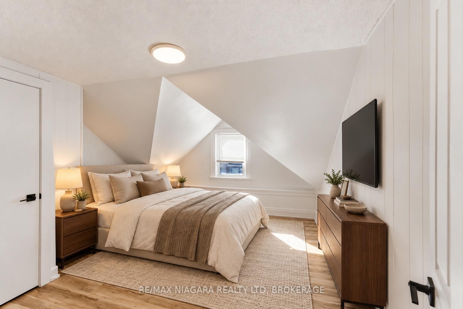 Photo 11 of Unit Upper, 34 Haig Street, St. Catharines, Haig — HOMEH