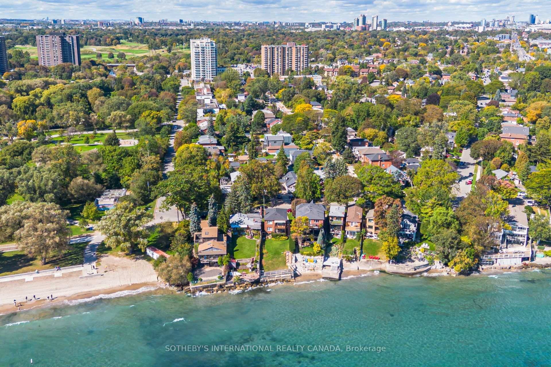 Photo 2 of 407 Lake Promenade, Etobicoke, Long Branch — HOMEH