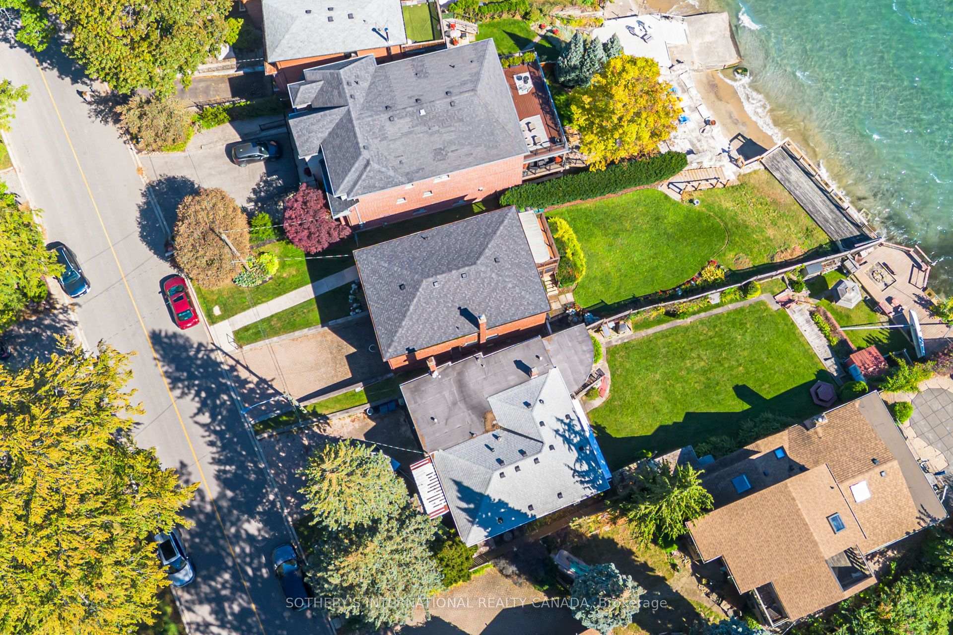 Photo 3 of 407 Lake Promenade, Etobicoke, Long Branch — HOMEH