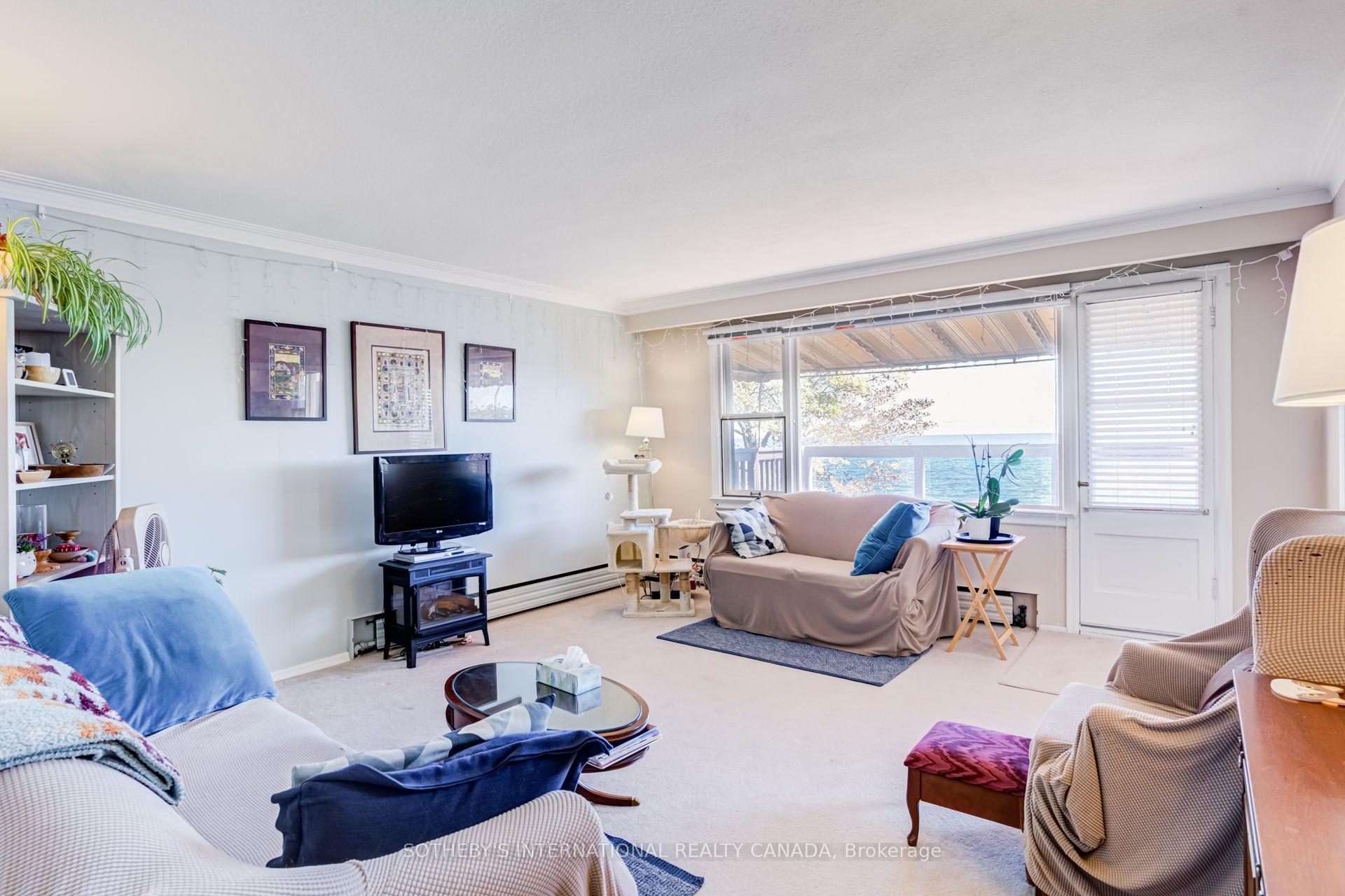 Photo 6 of 407 Lake Promenade, Etobicoke, Long Branch — HOMEH
