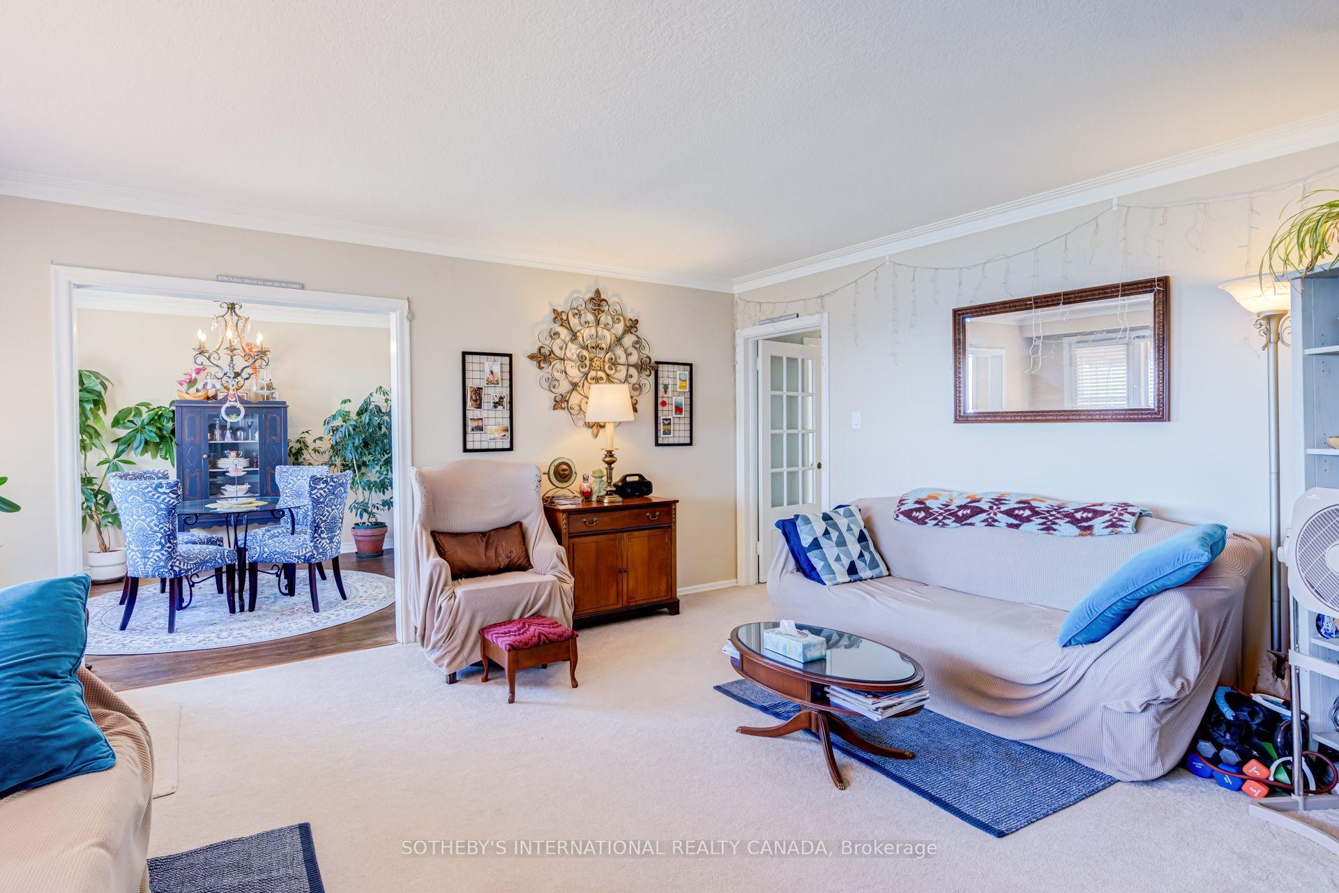 Photo 8 of 407 Lake Promenade, Etobicoke, Long Branch — HOMEH