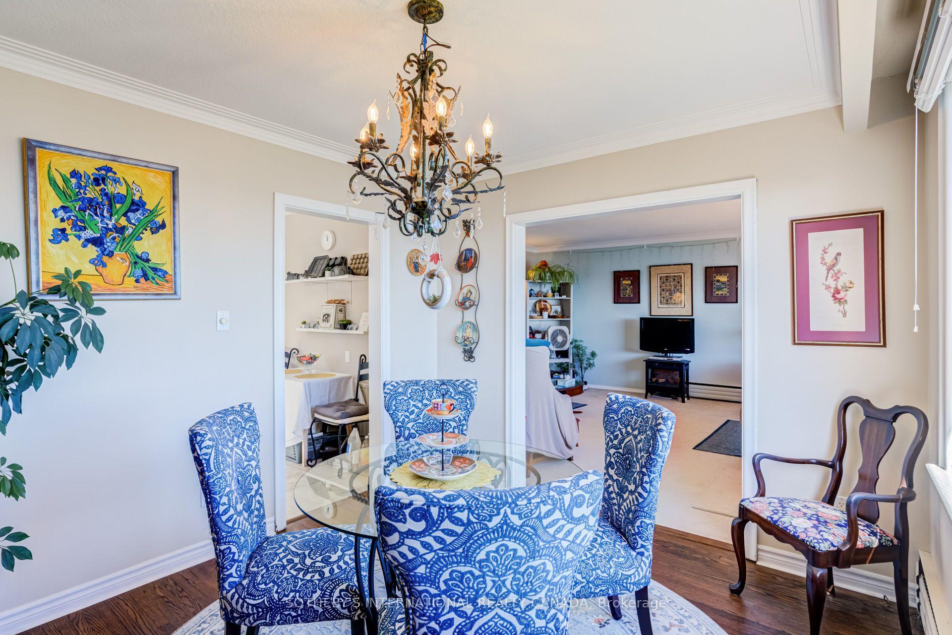 Photo 10 of 407 Lake Promenade, Etobicoke, Long Branch — HOMEH