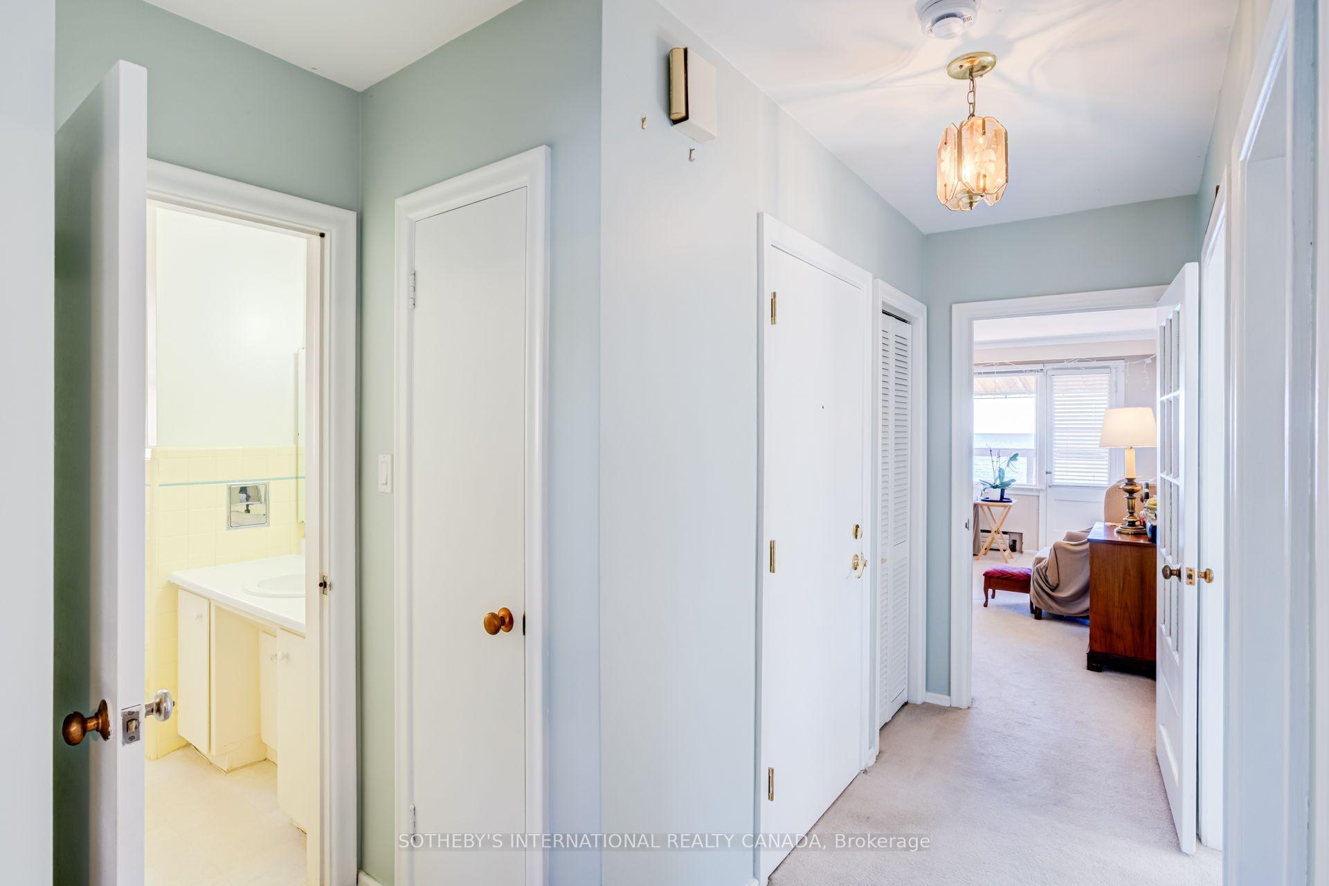 Photo 15 of 407 Lake Promenade, Etobicoke, Long Branch — HOMEH