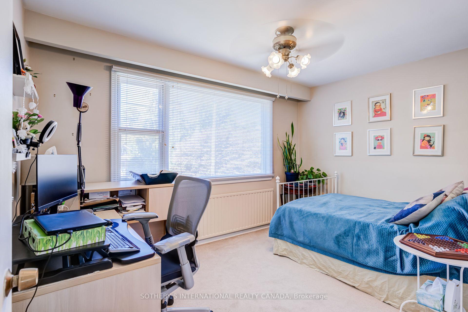 Photo 18 of 407 Lake Promenade, Etobicoke, Long Branch — HOMEH