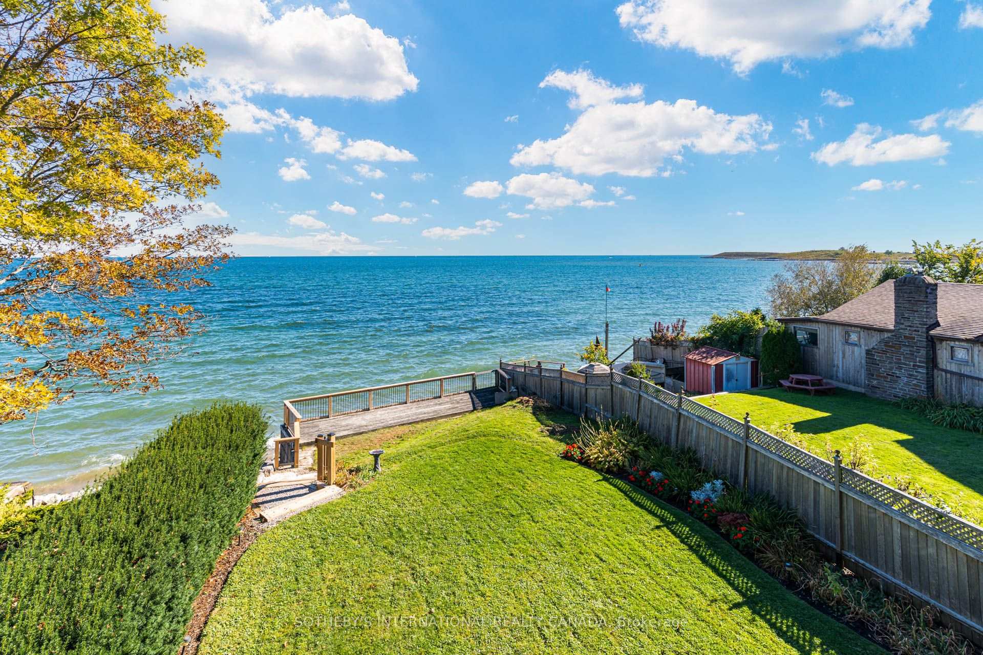 Photo 22 of 407 Lake Promenade, Etobicoke, Long Branch — HOMEH