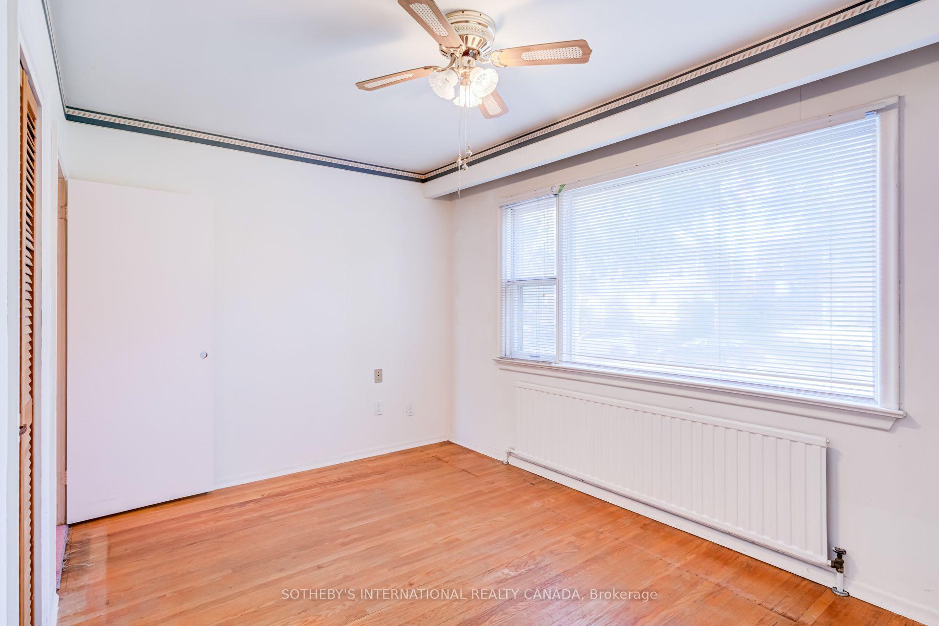 Photo 34 of 407 Lake Promenade, Etobicoke, Long Branch — HOMEH