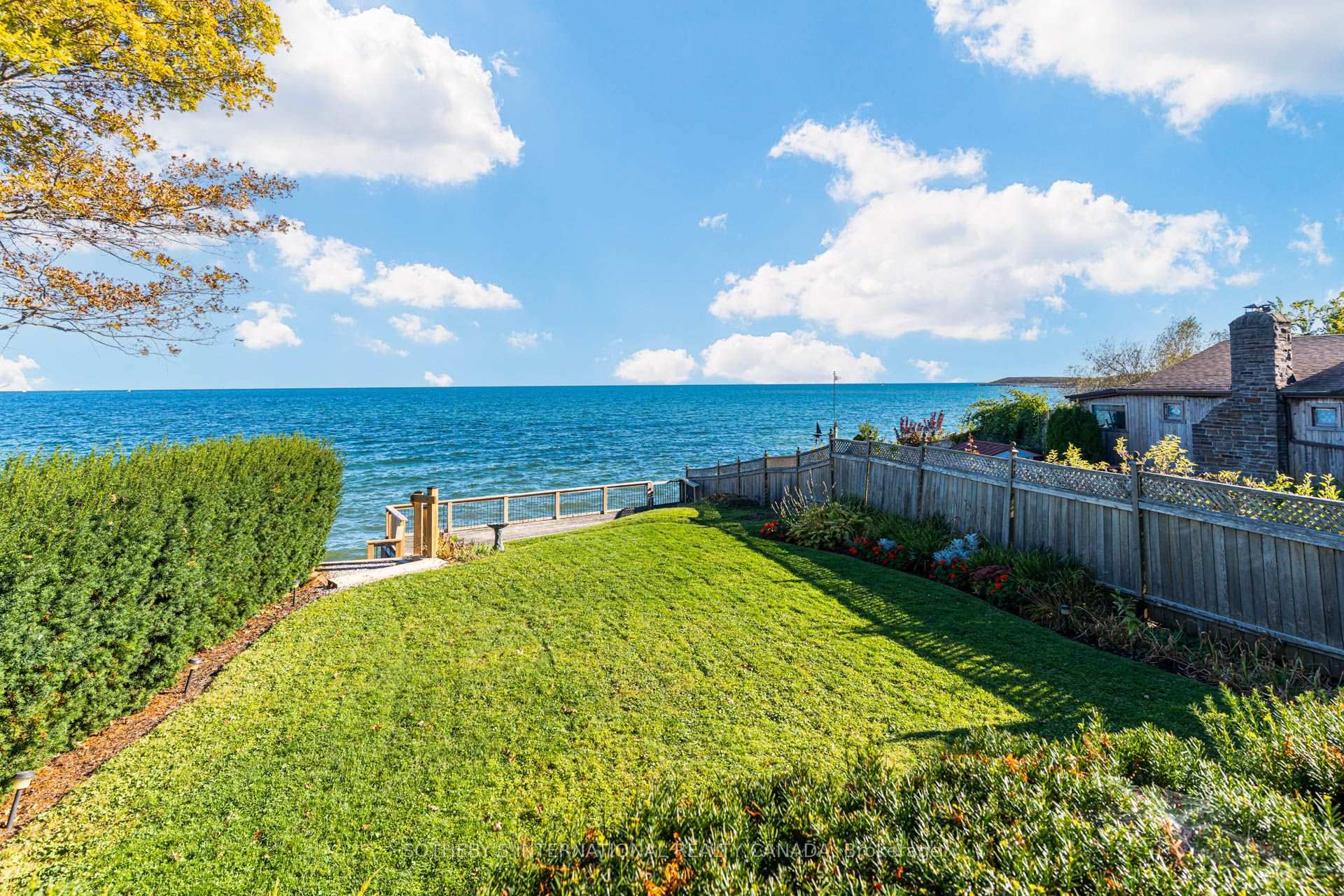 Photo 37 of 407 Lake Promenade, Etobicoke, Long Branch — HOMEH