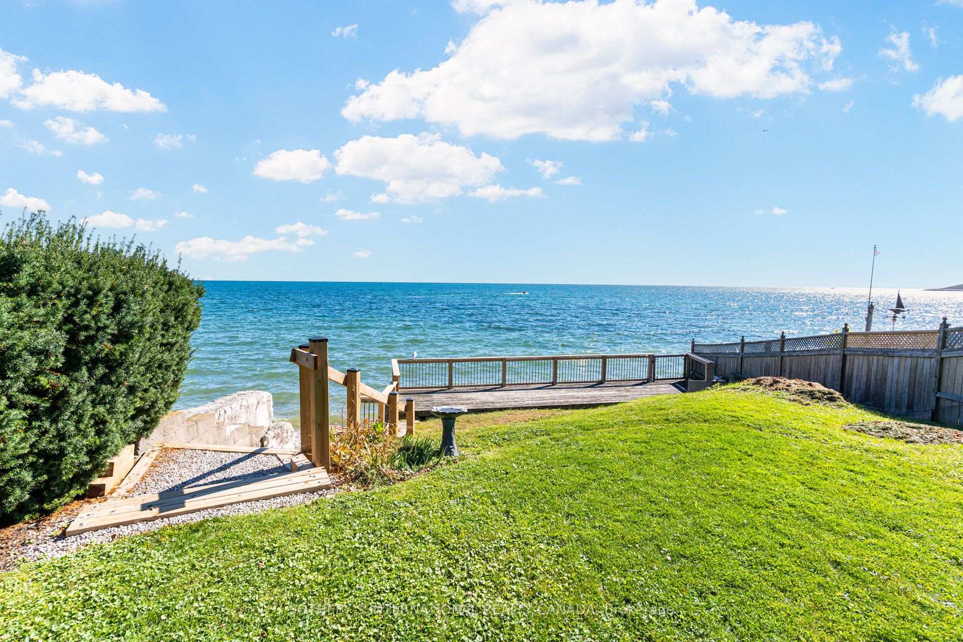 Photo 42 of 407 Lake Promenade, Etobicoke, Long Branch — HOMEH