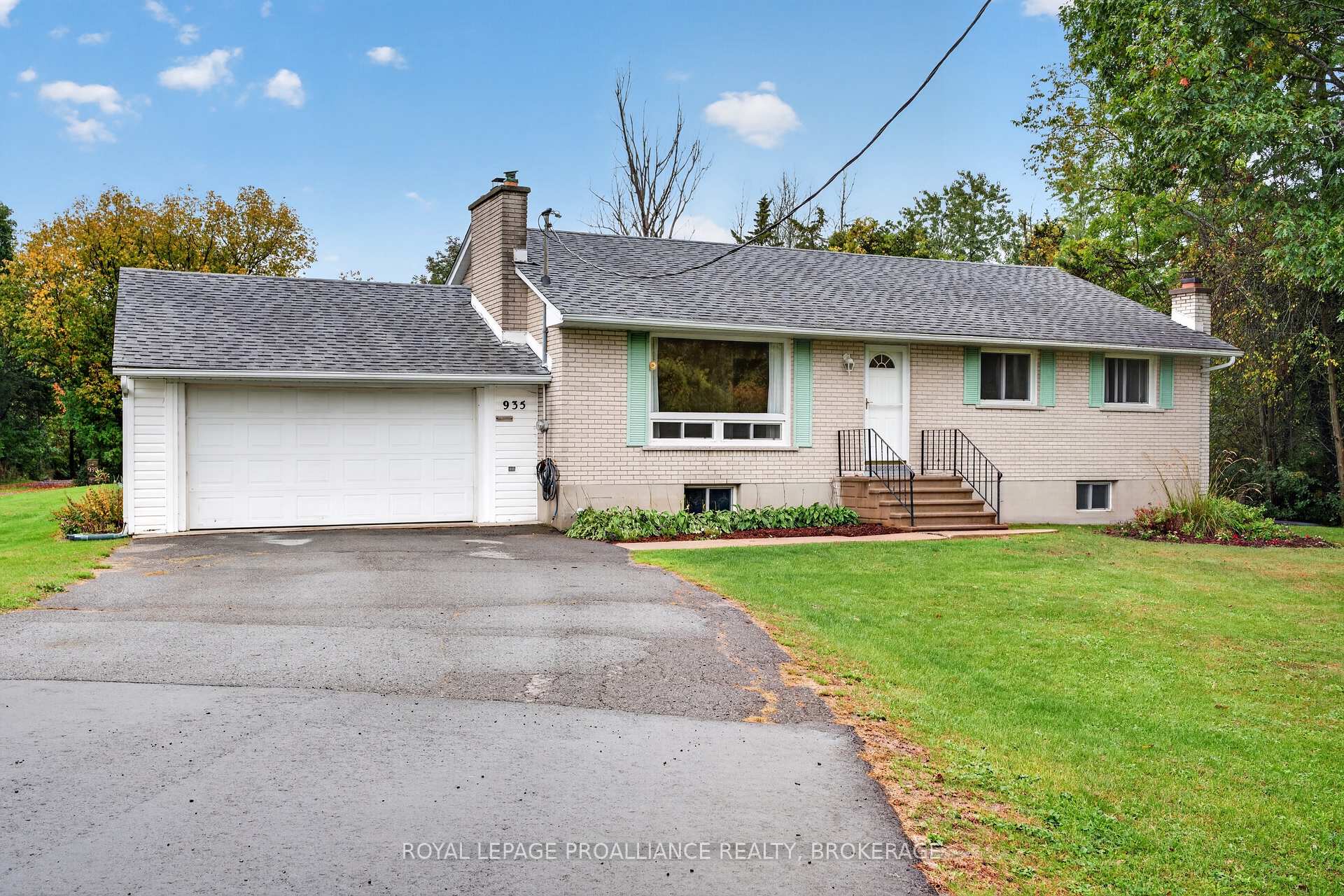 Photo of 935 McKnight Road