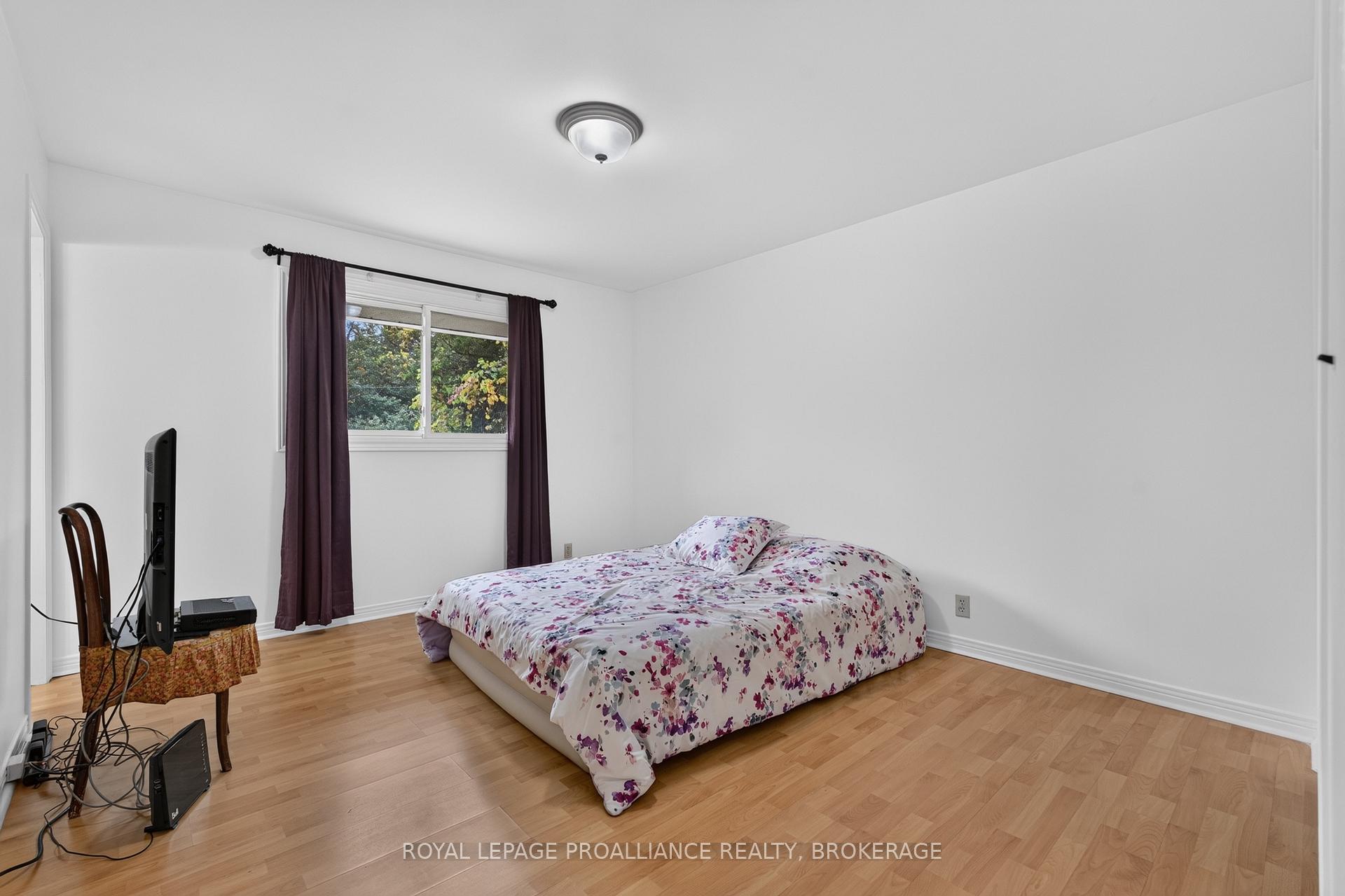 Photo 11 of 935 McKnight Road, Kingston, Kingston East (Incl CFB Kingston) — HOMEH