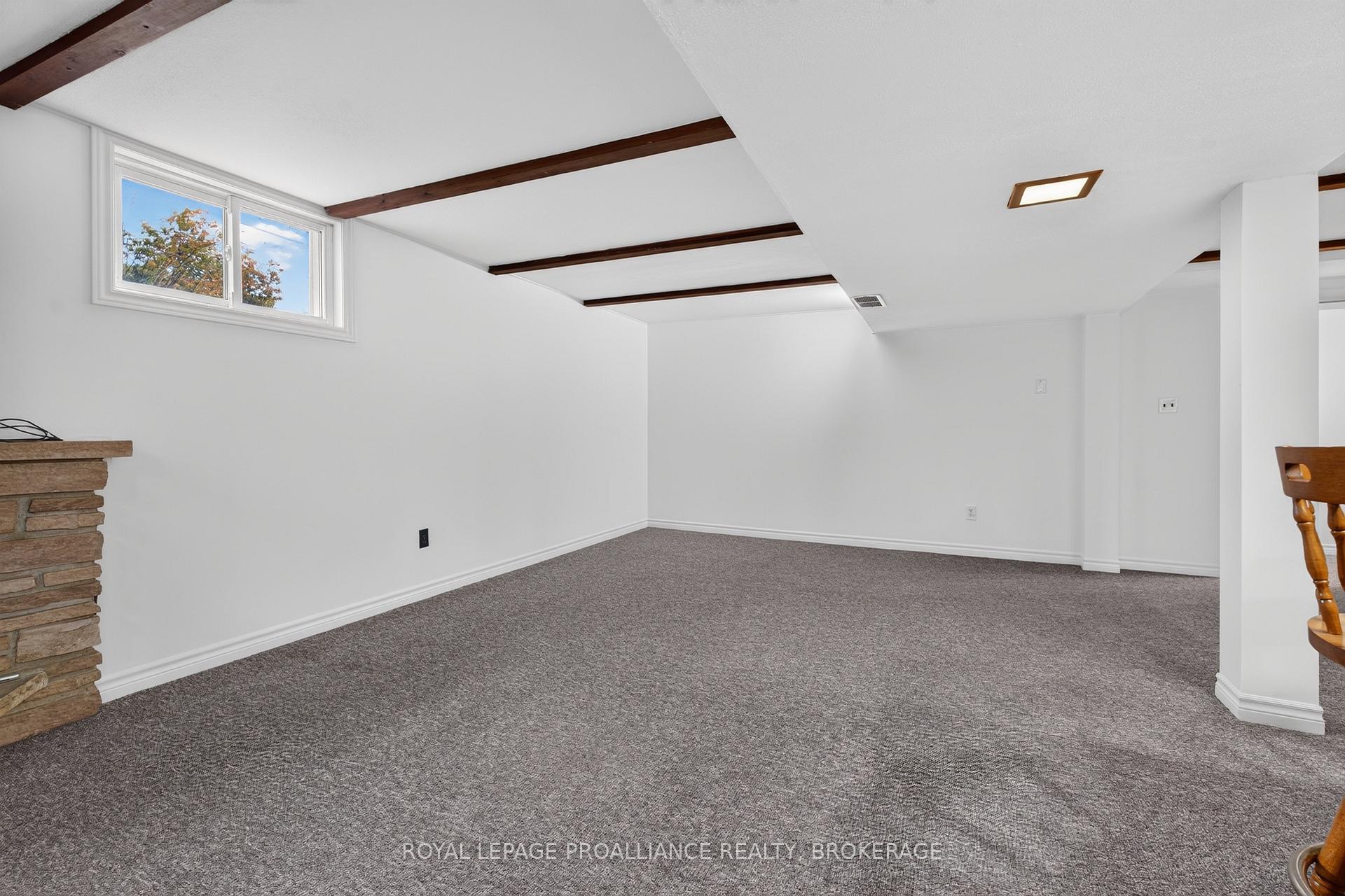 Photo 18 of 935 McKnight Road, Kingston, Kingston East (Incl CFB Kingston) — HOMEH
