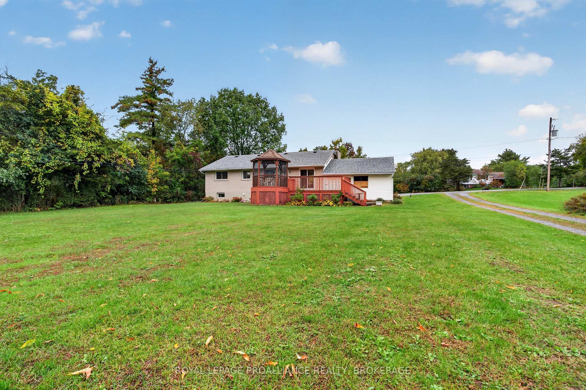 Photo 25 of 935 McKnight Road, Kingston, Kingston East (Incl CFB Kingston) — HOMEH