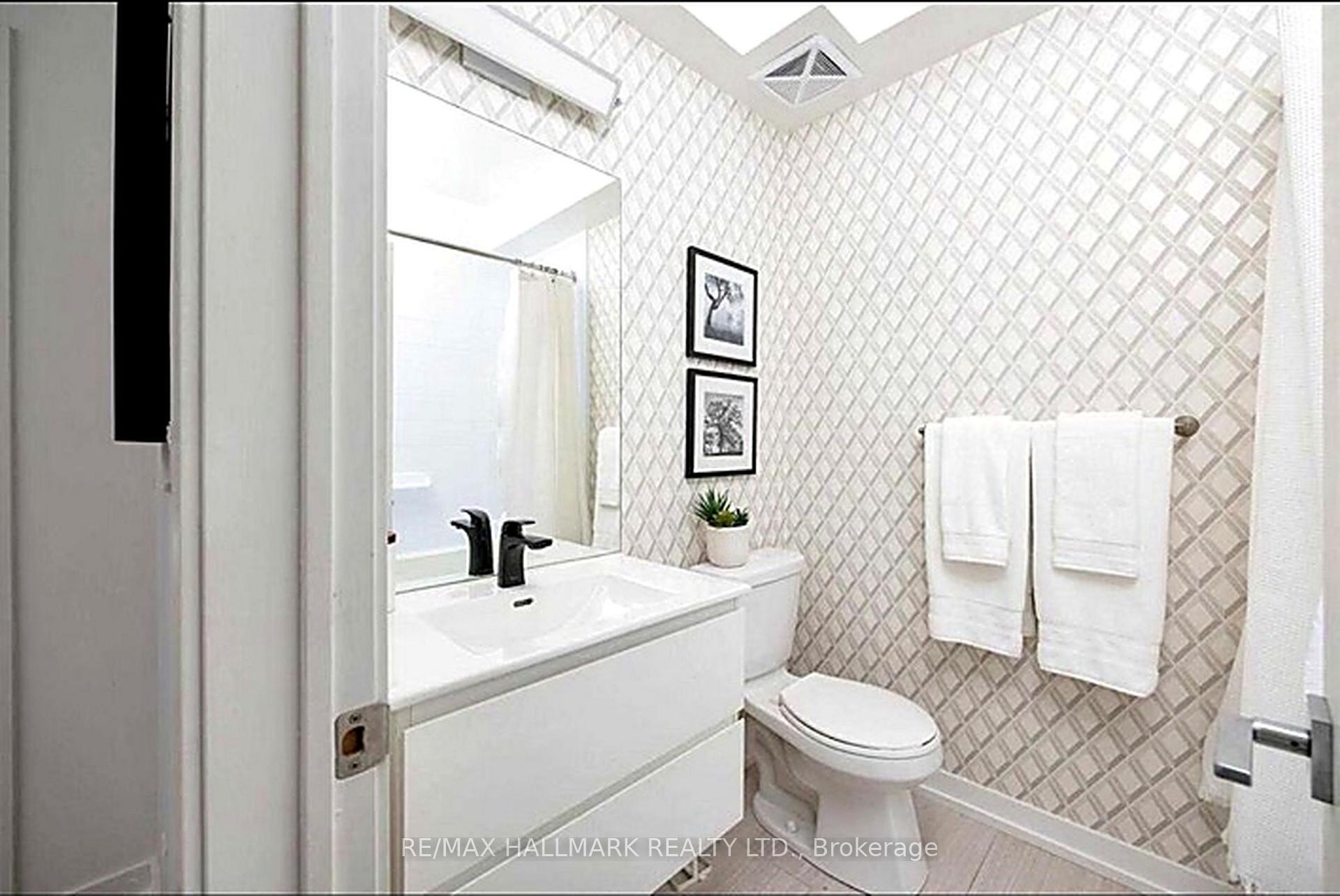 Photo 10 of 1321 Gerrard Street E, Toronto, Greenwood-Coxwell — HOMEH