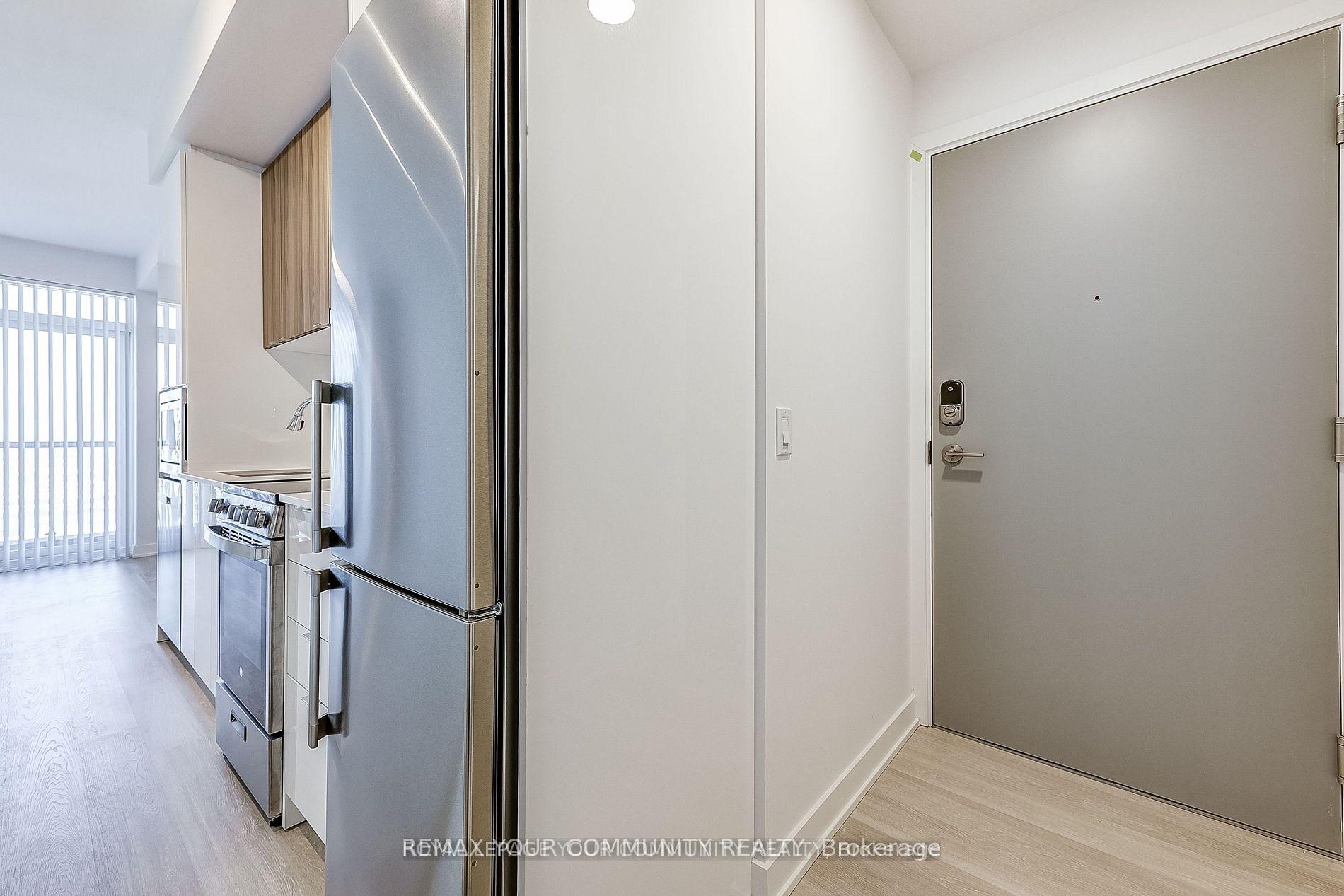 Photo 4 of Unit 3006, 30 Upper Mall Way, Vaughan, Brownridge — HOMEH