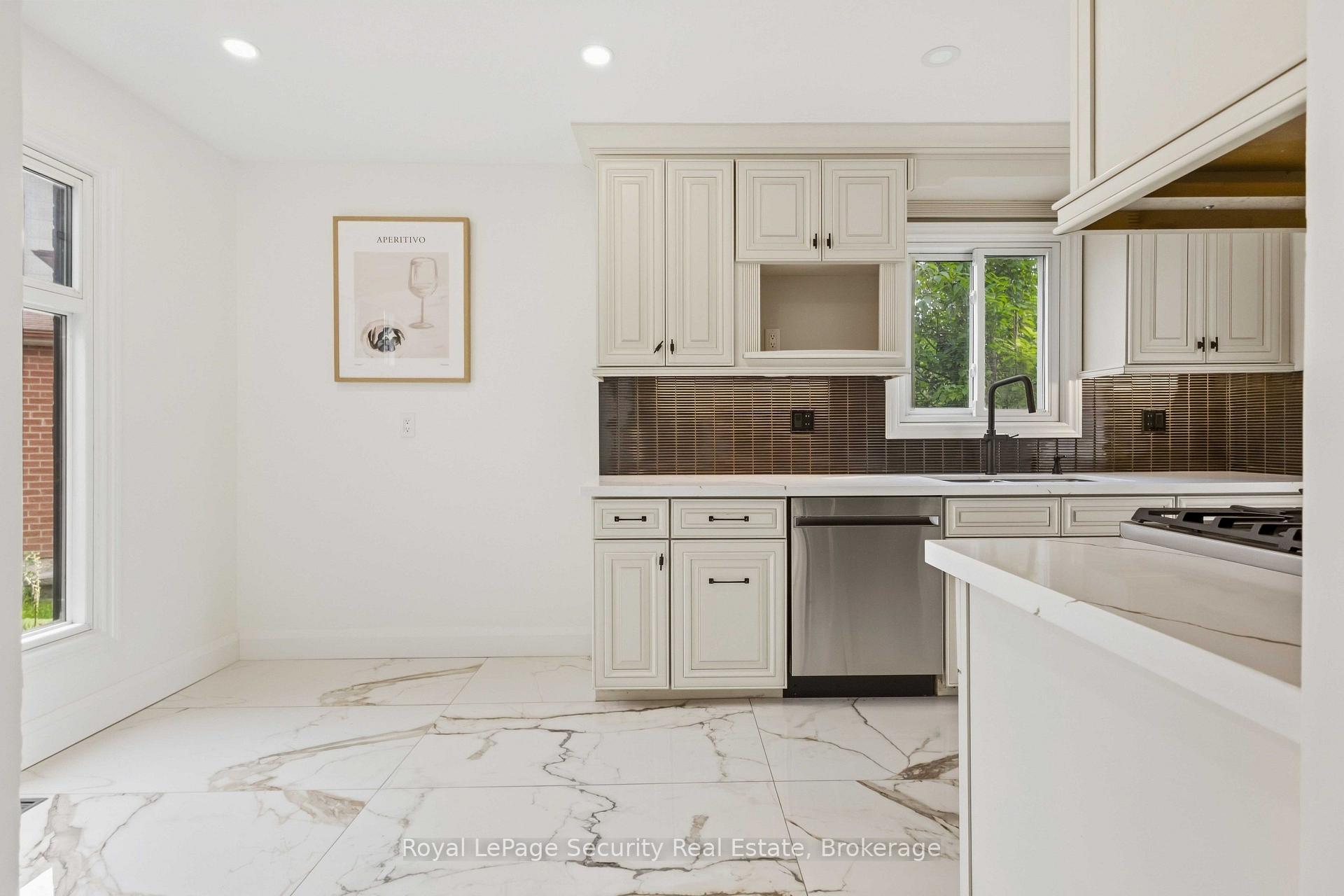Photo 13 of 1177 Tanzer Court, Pickering, Bay Ridges — HOMEH