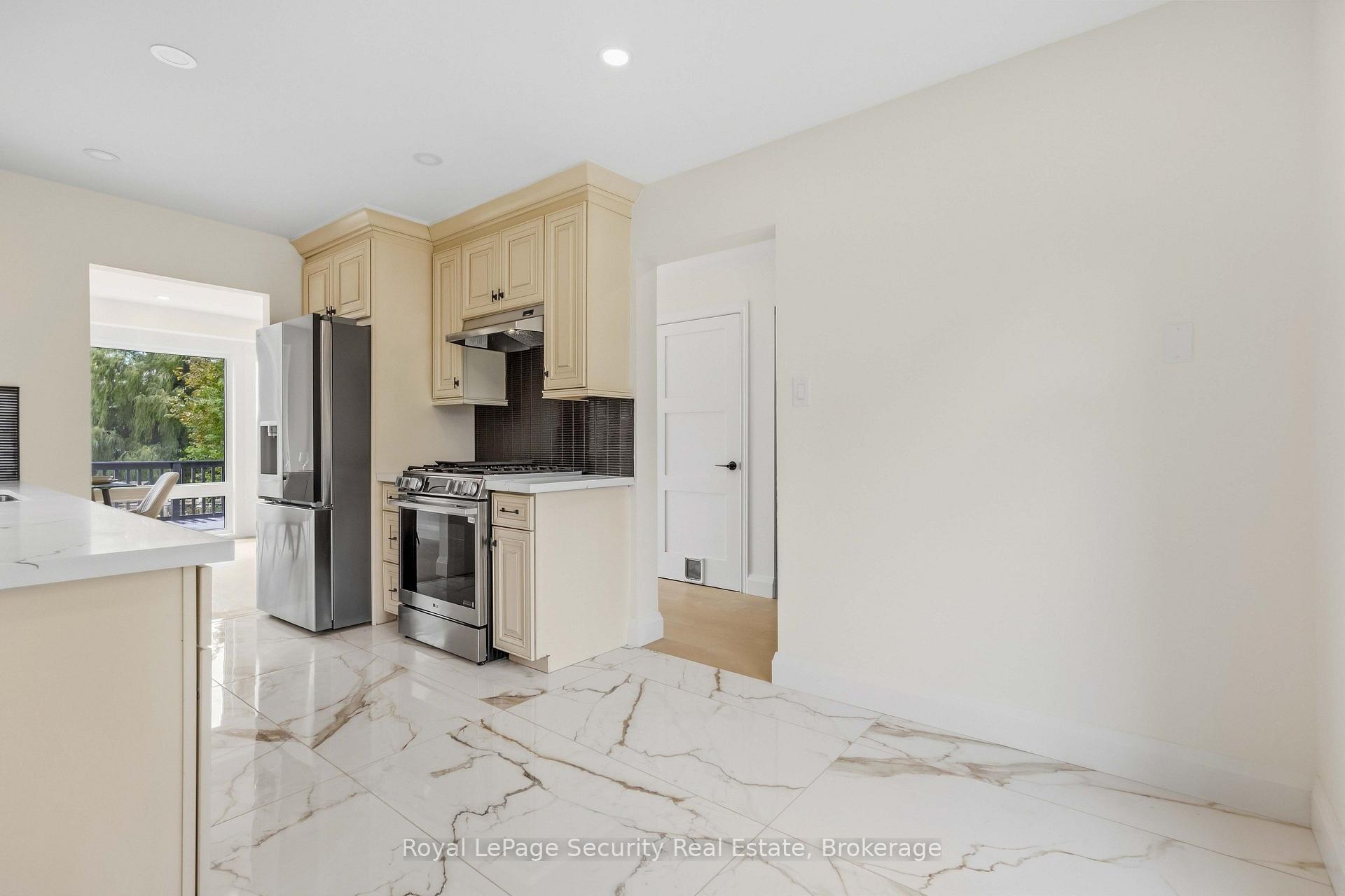 Photo 16 of 1177 Tanzer Court, Pickering, Bay Ridges — HOMEH