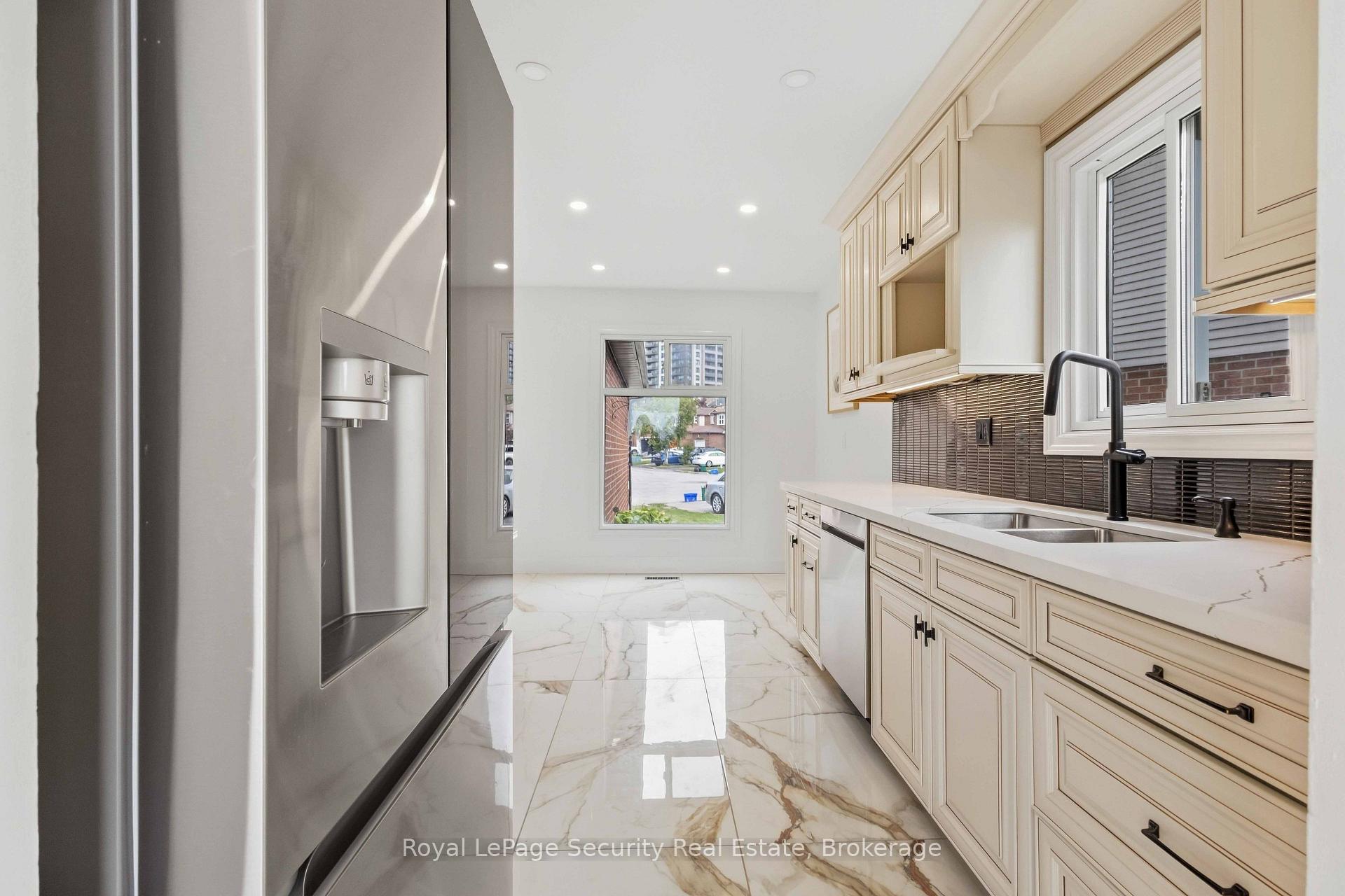 Photo 19 of 1177 Tanzer Court, Pickering, Bay Ridges — HOMEH
