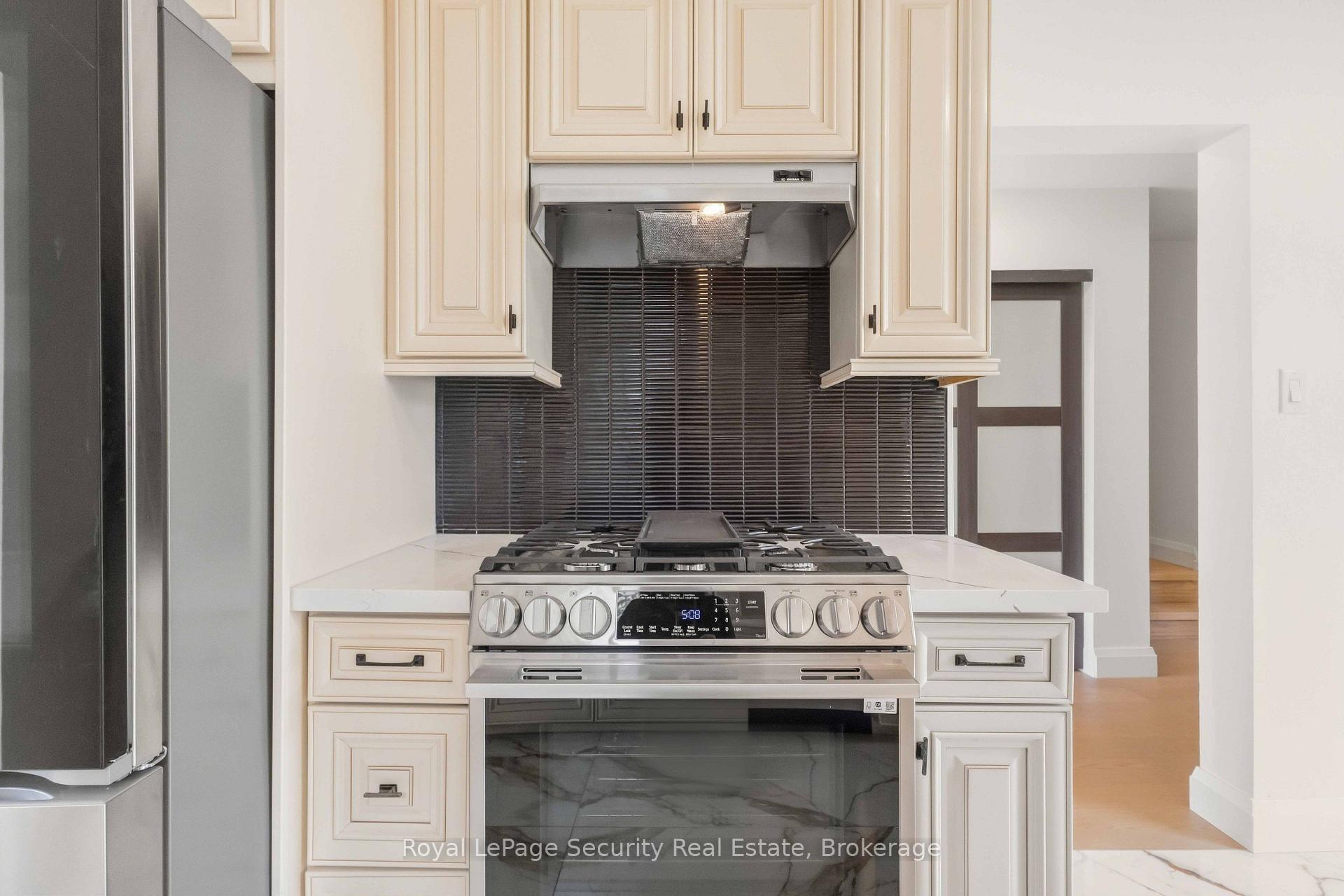 Photo 22 of 1177 Tanzer Court, Pickering, Bay Ridges — HOMEH