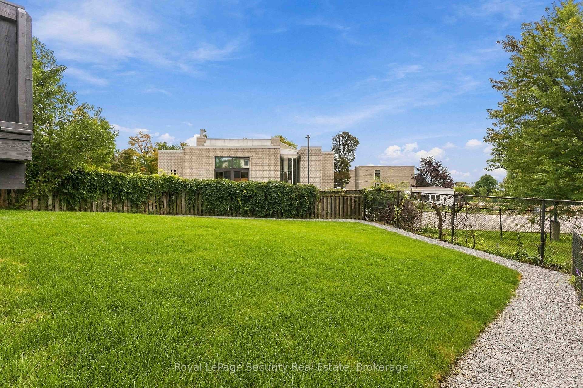 Photo 36 of 1177 Tanzer Court, Pickering, Bay Ridges — HOMEH