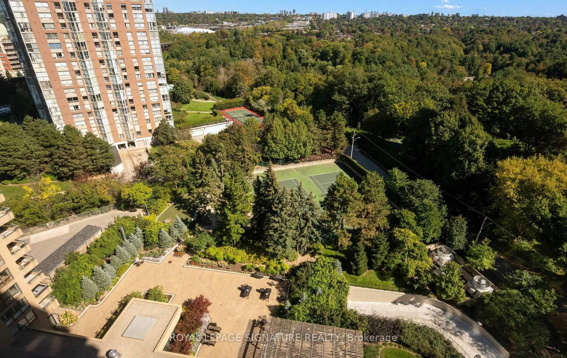 Photo 11 of Unit 1704, 1 Concorde Place, North York, Banbury-Don Mills — HOMEH