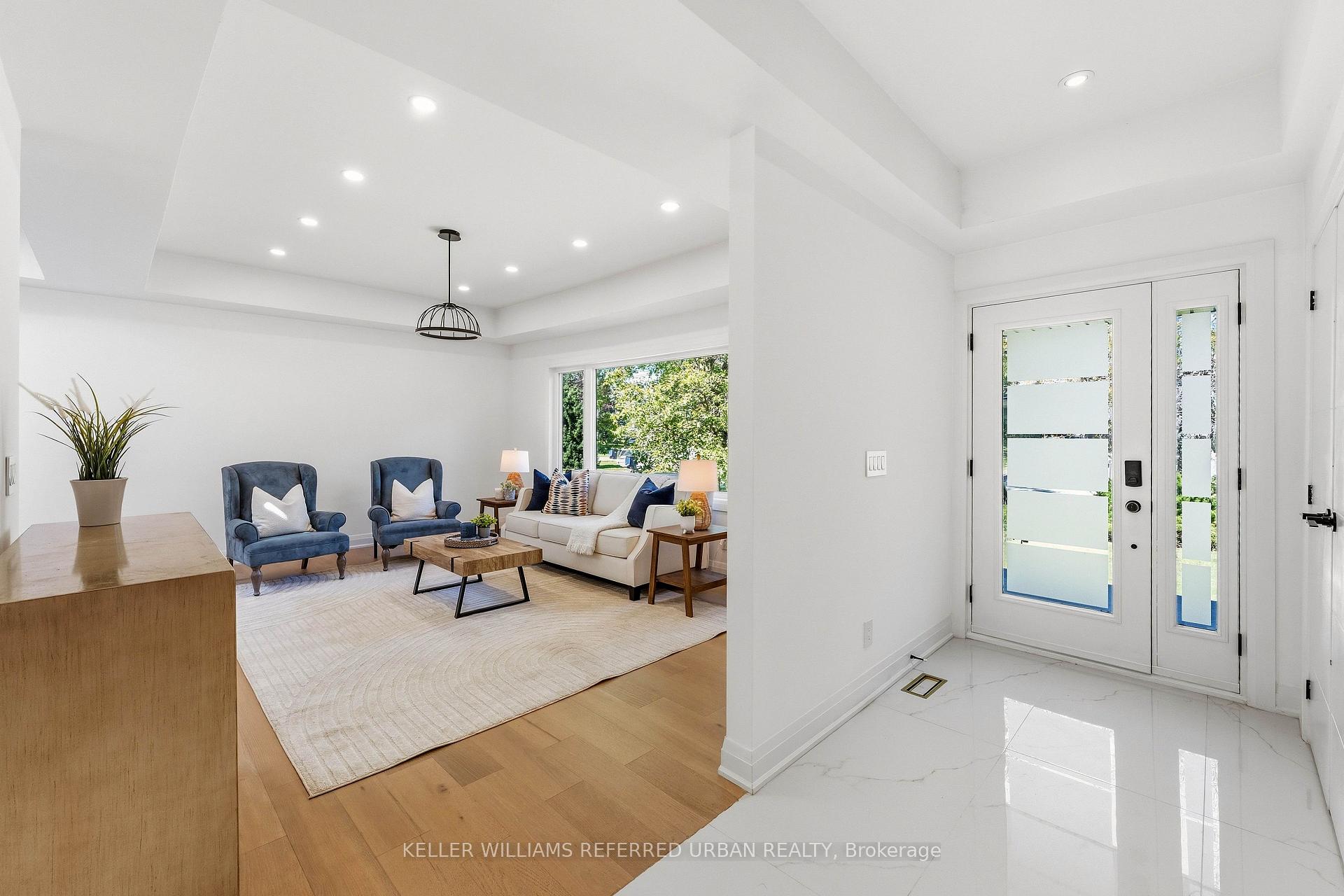 Photo 4 of 27 Christine Crescent, North York, Willowdale West — HOMEH