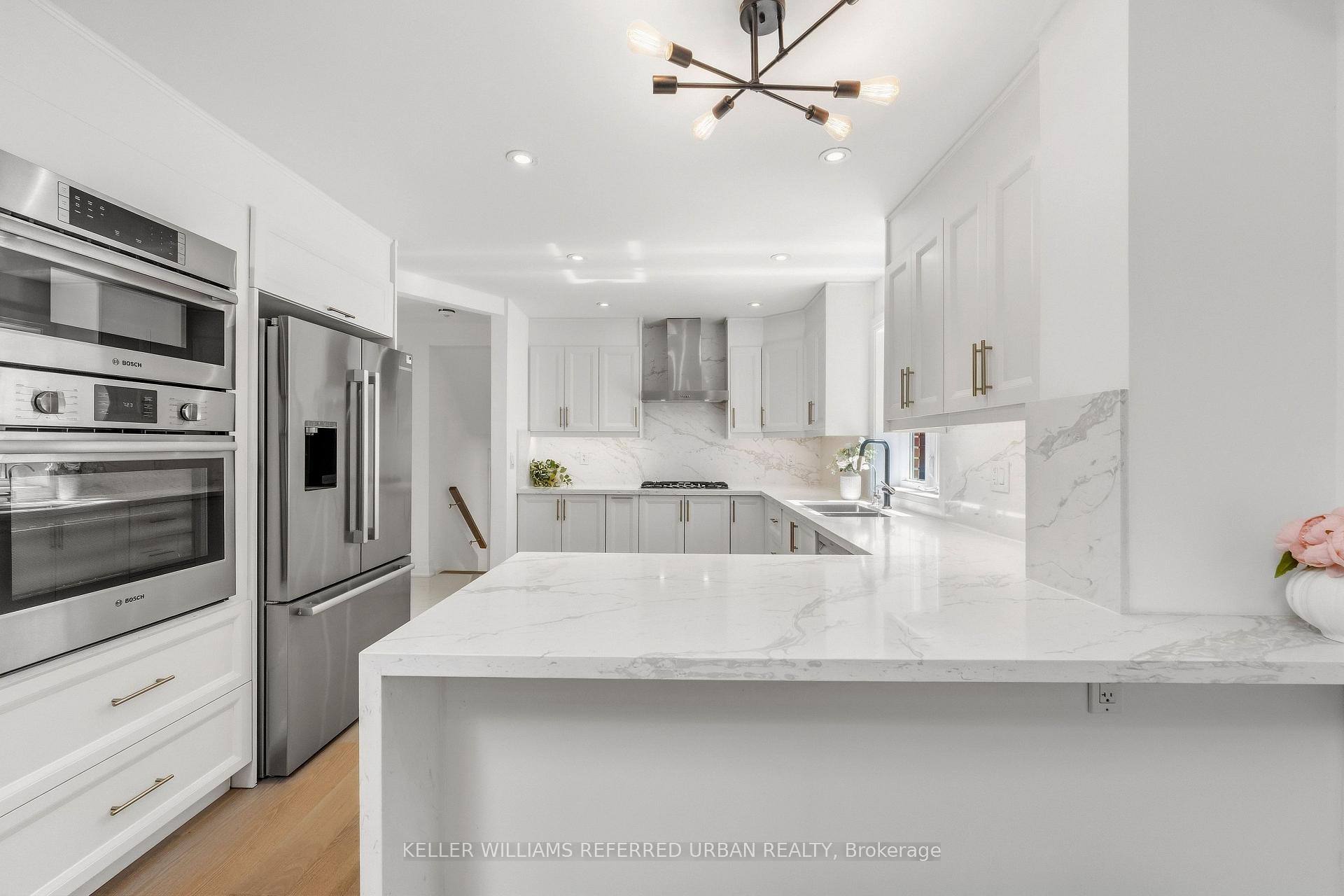 Photo 7 of 27 Christine Crescent, North York, Willowdale West — HOMEH