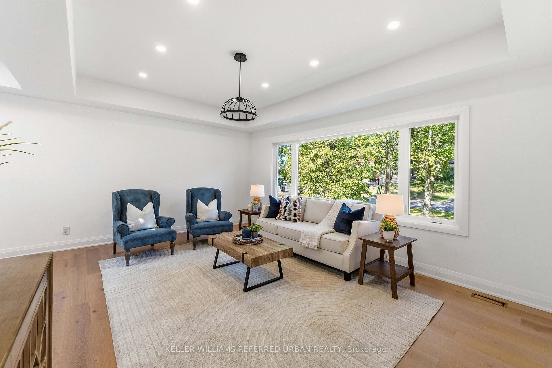Photo 8 of 27 Christine Crescent, North York, Willowdale West — HOMEH
