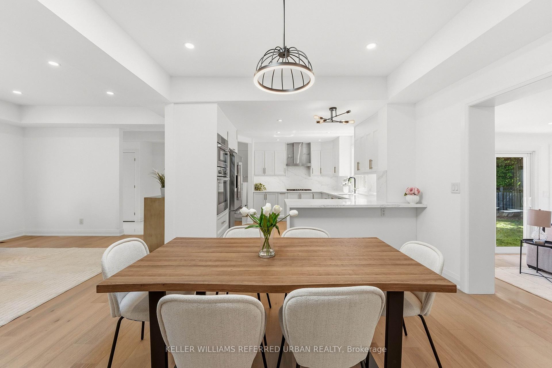Photo 12 of 27 Christine Crescent, North York, Willowdale West — HOMEH
