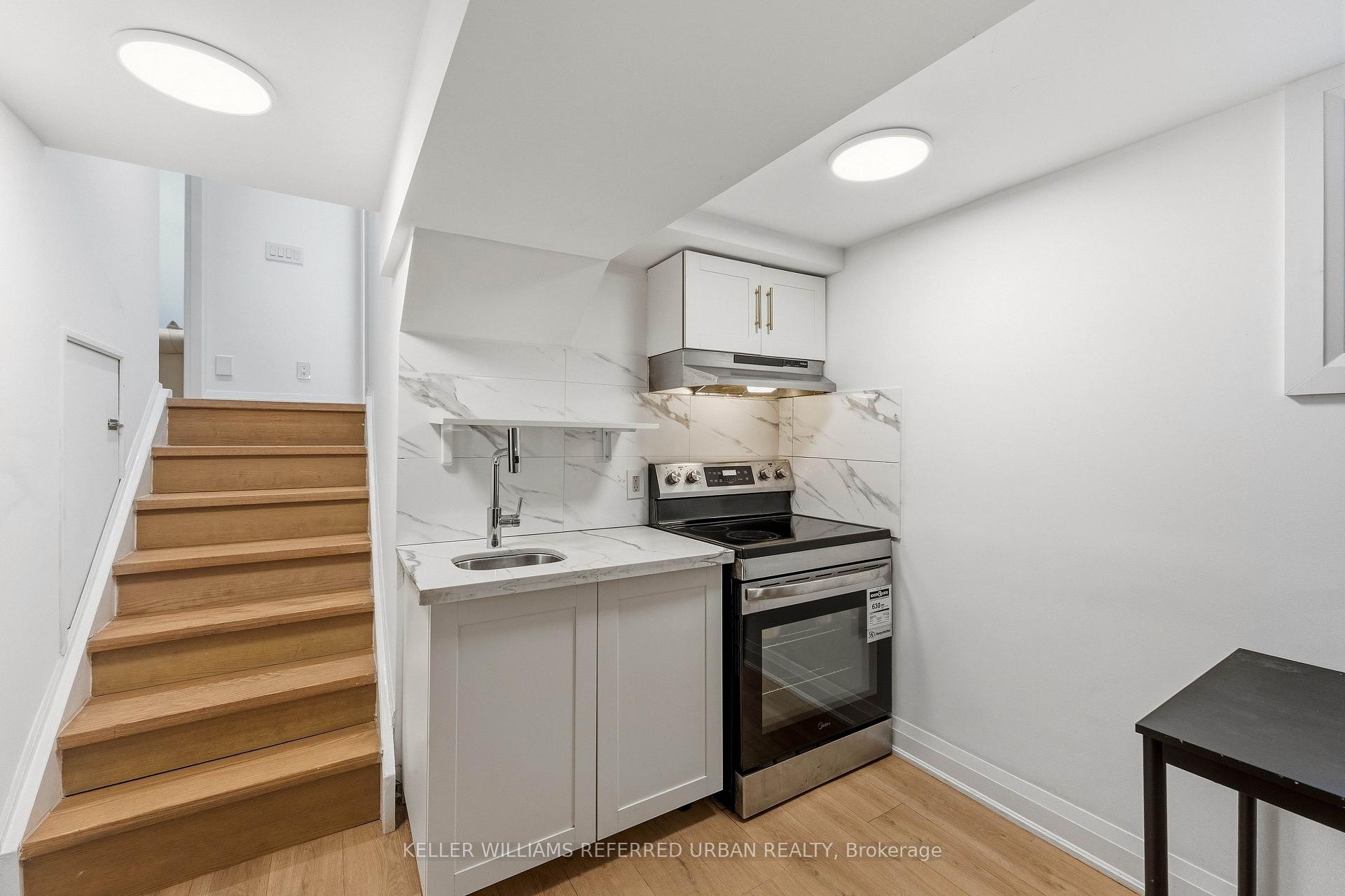 Photo 33 of 27 Christine Crescent, North York, Willowdale West — HOMEH