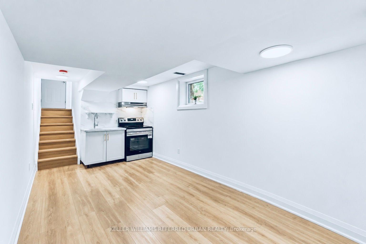 Photo 35 of 27 Christine Crescent, North York, Willowdale West — HOMEH