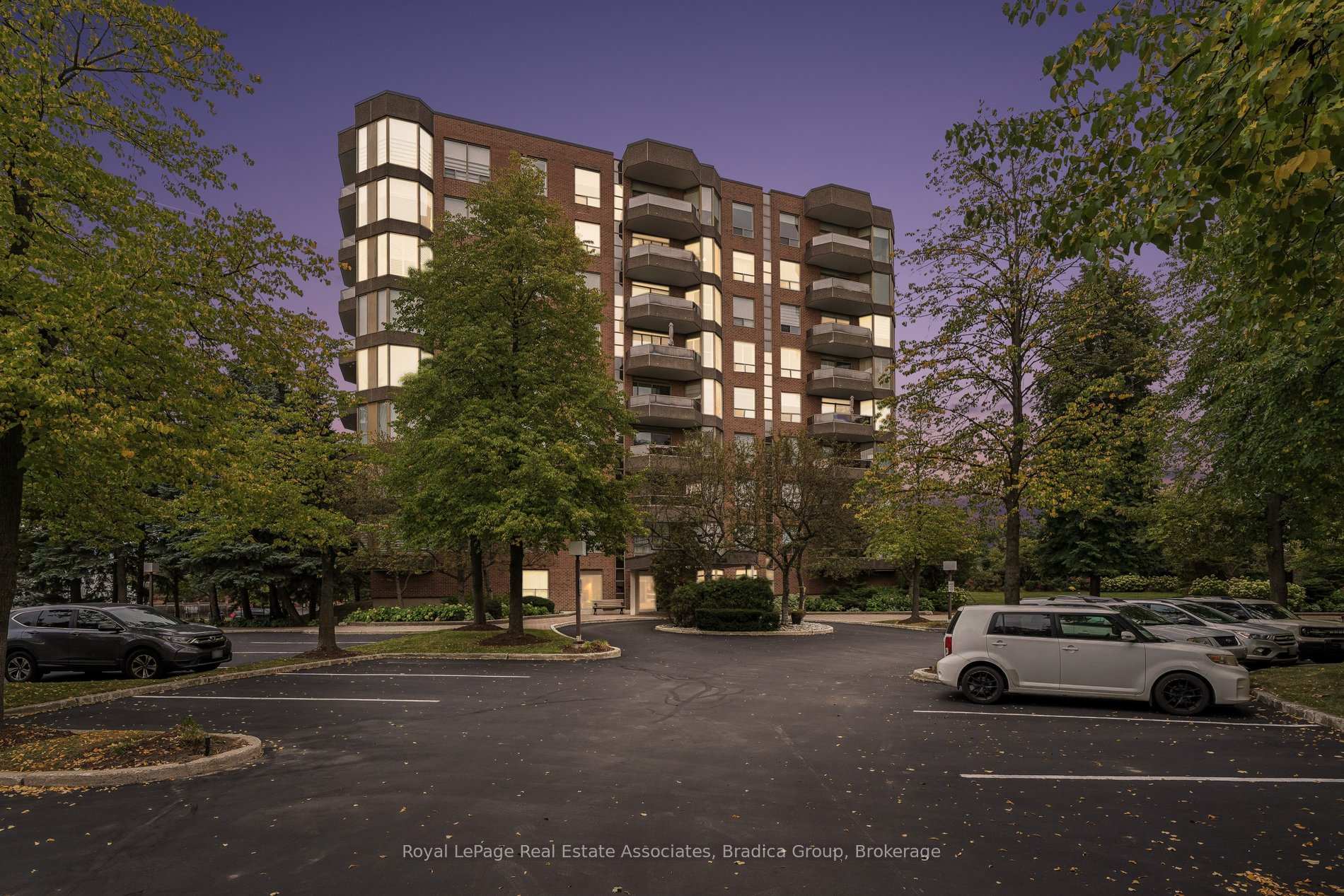 Photo 4 of Unit Ph2, 1905 Pilgrims Way, Oakville, Glen Abbey — HOMEH