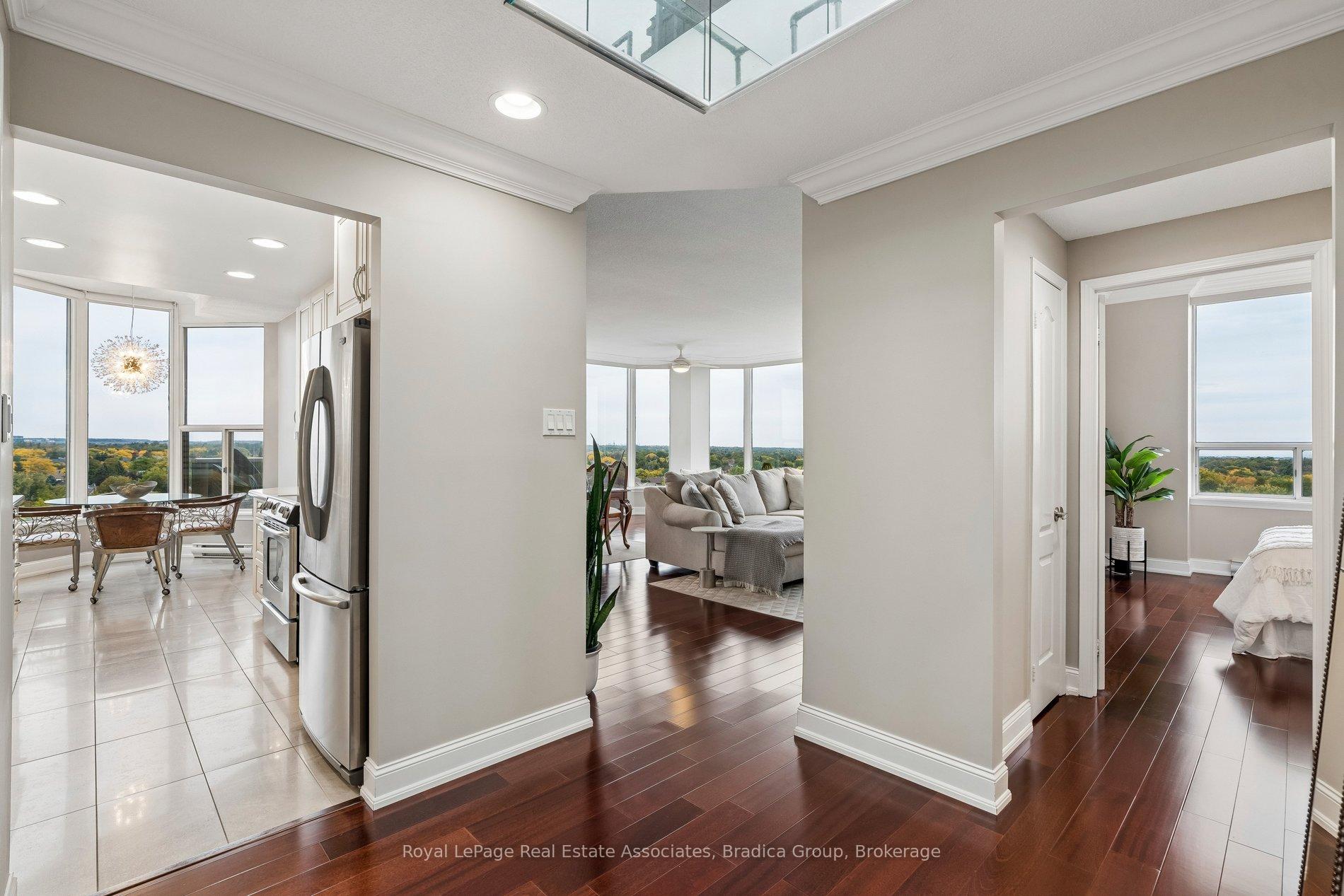 Photo 5 of Unit Ph2, 1905 Pilgrims Way, Oakville, Glen Abbey — HOMEH