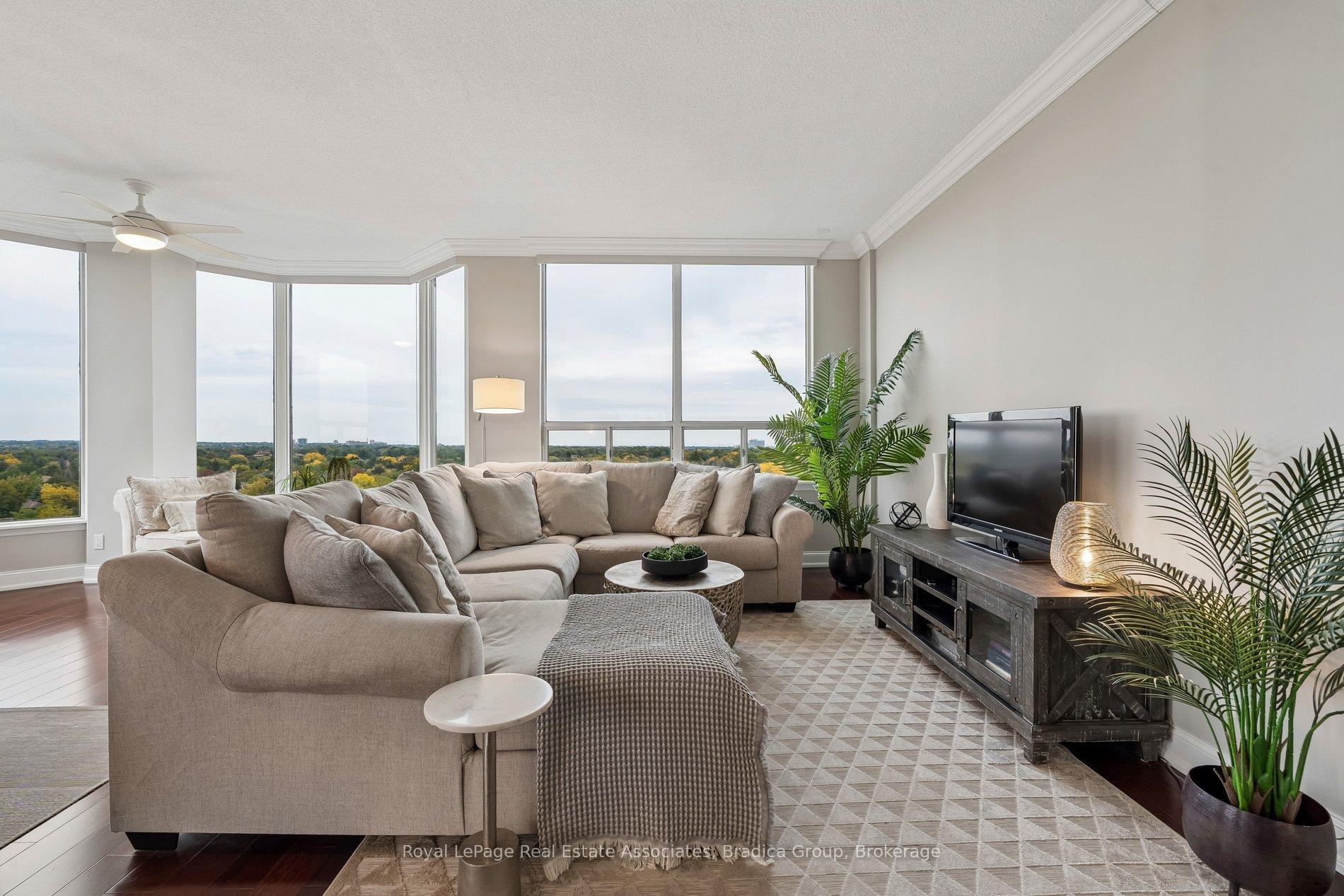 Photo 8 of Unit Ph2, 1905 Pilgrims Way, Oakville, Glen Abbey — HOMEH
