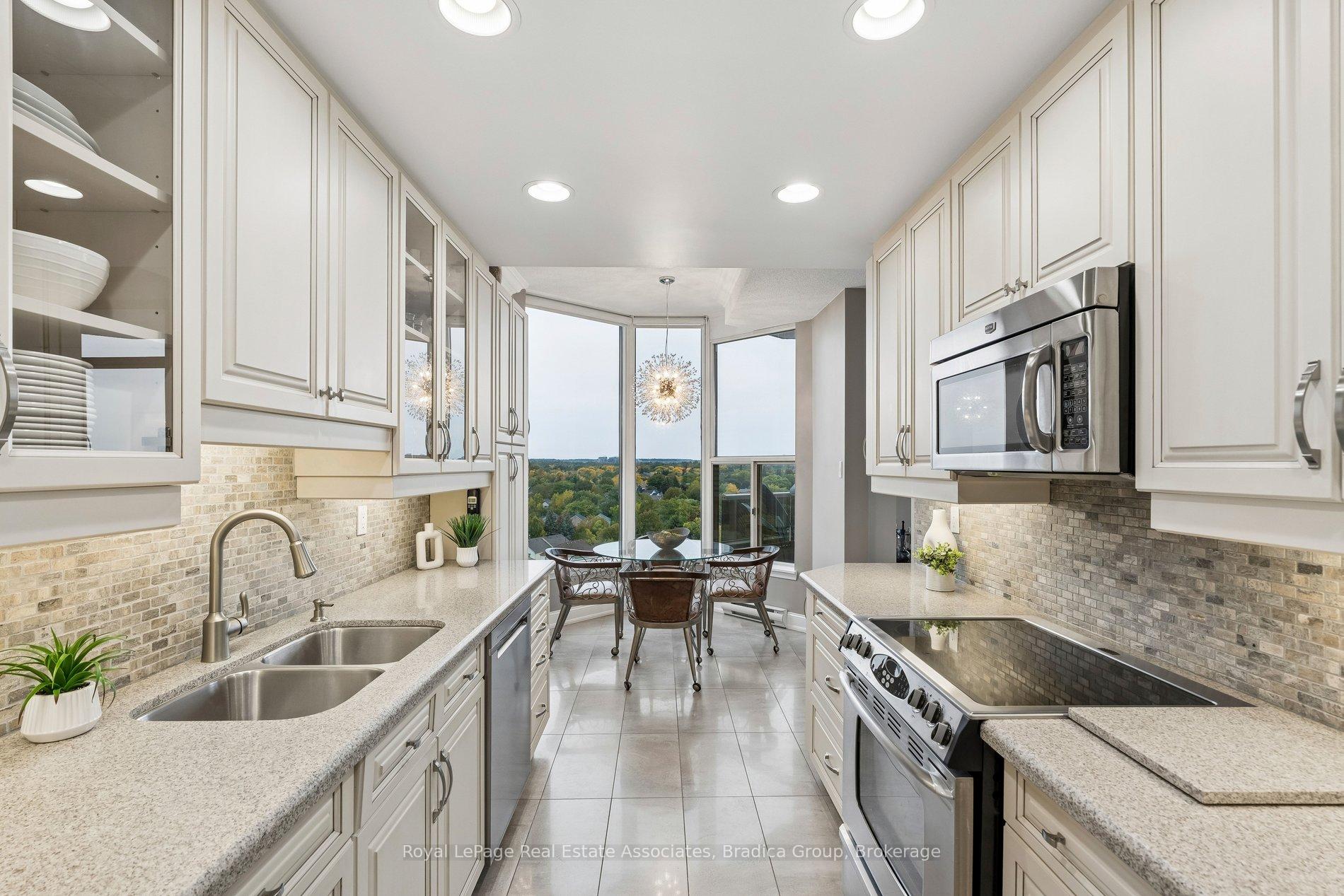 Photo 19 of Unit Ph2, 1905 Pilgrims Way, Oakville, Glen Abbey — HOMEH